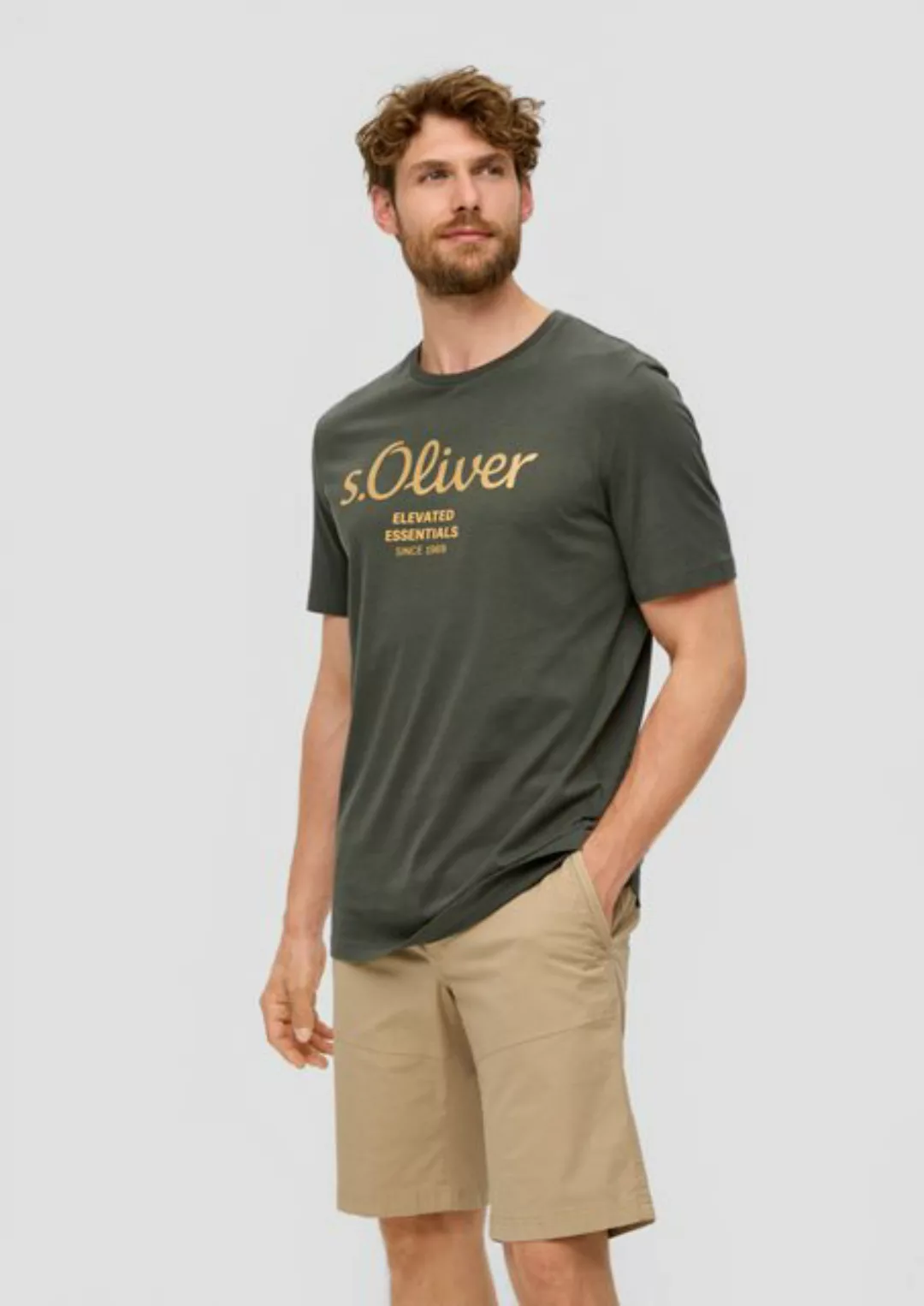 s.Oliver Kurzarmshirt T-Shirt aus Baumwolle mit Label-Print Artwork günstig online kaufen