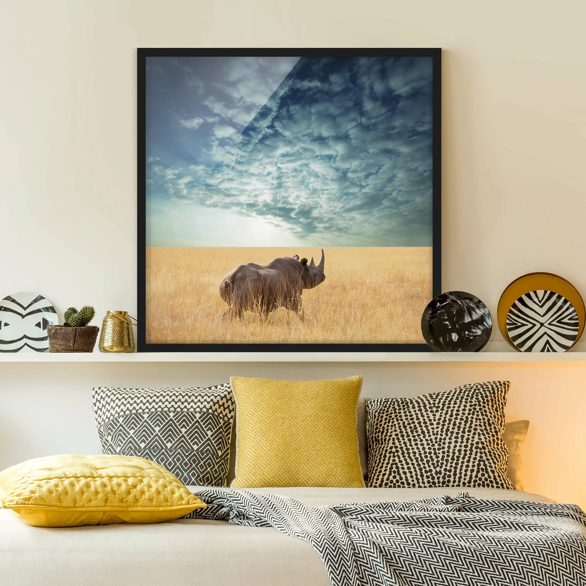 Bild mit Rahmen Natur & Landschaft - Quadrat Nashorn in der Savanne günstig online kaufen
