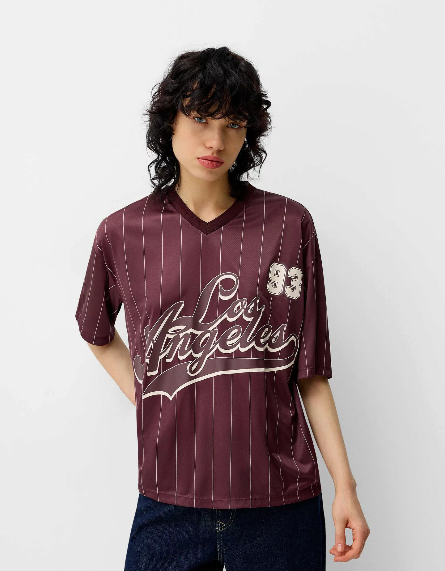 Bershka Sportliches T-Shirt Mit Kurzen Ärmeln Und Print Damen M Violett günstig online kaufen