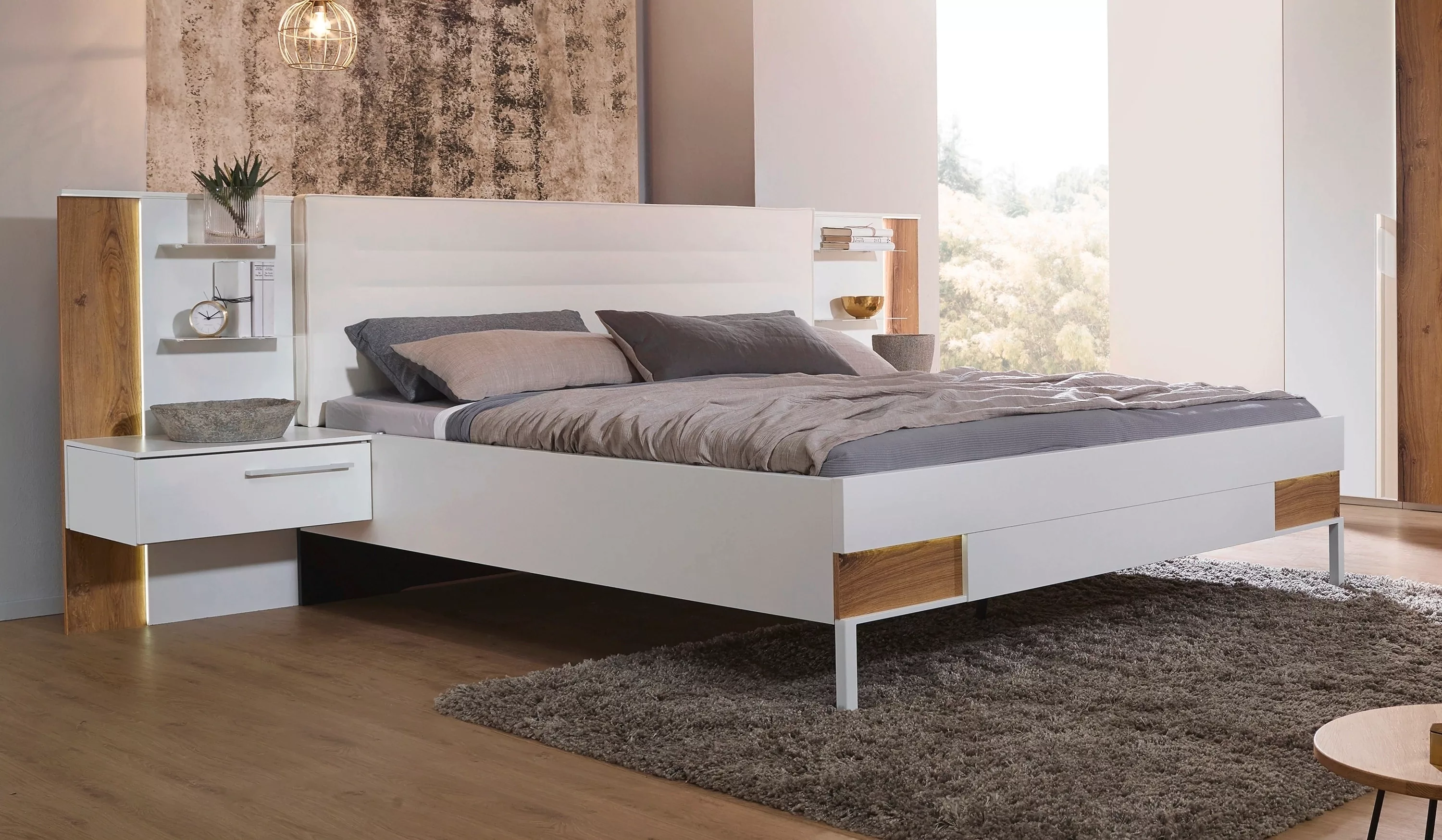 rauch Schlafzimmer-Set "Valetta", Schrank, Bett, 2 Nachttische und 2 Paneel günstig online kaufen