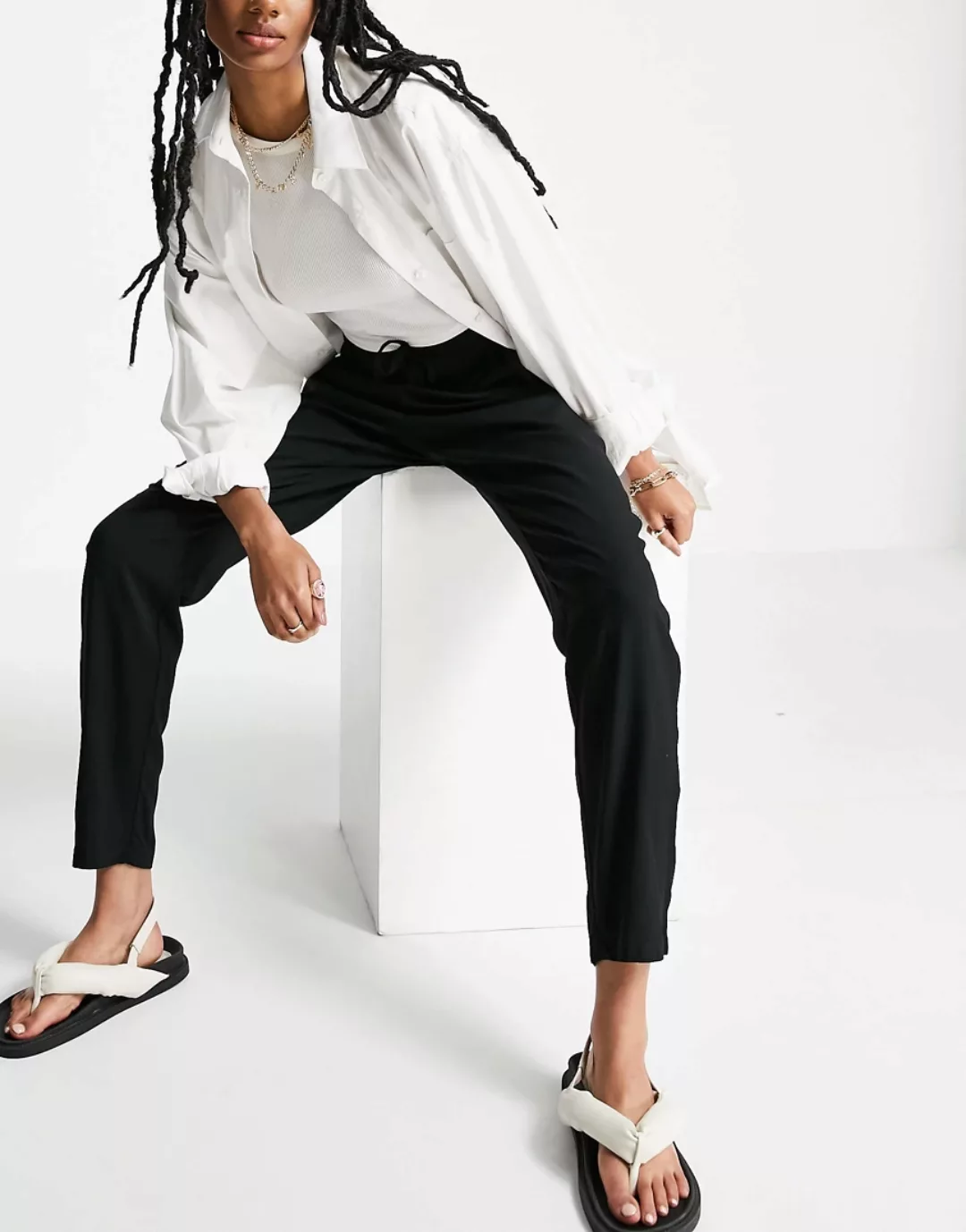 Vero Moda – Hose mit gekürztem Schnitt in Schwarz günstig online kaufen