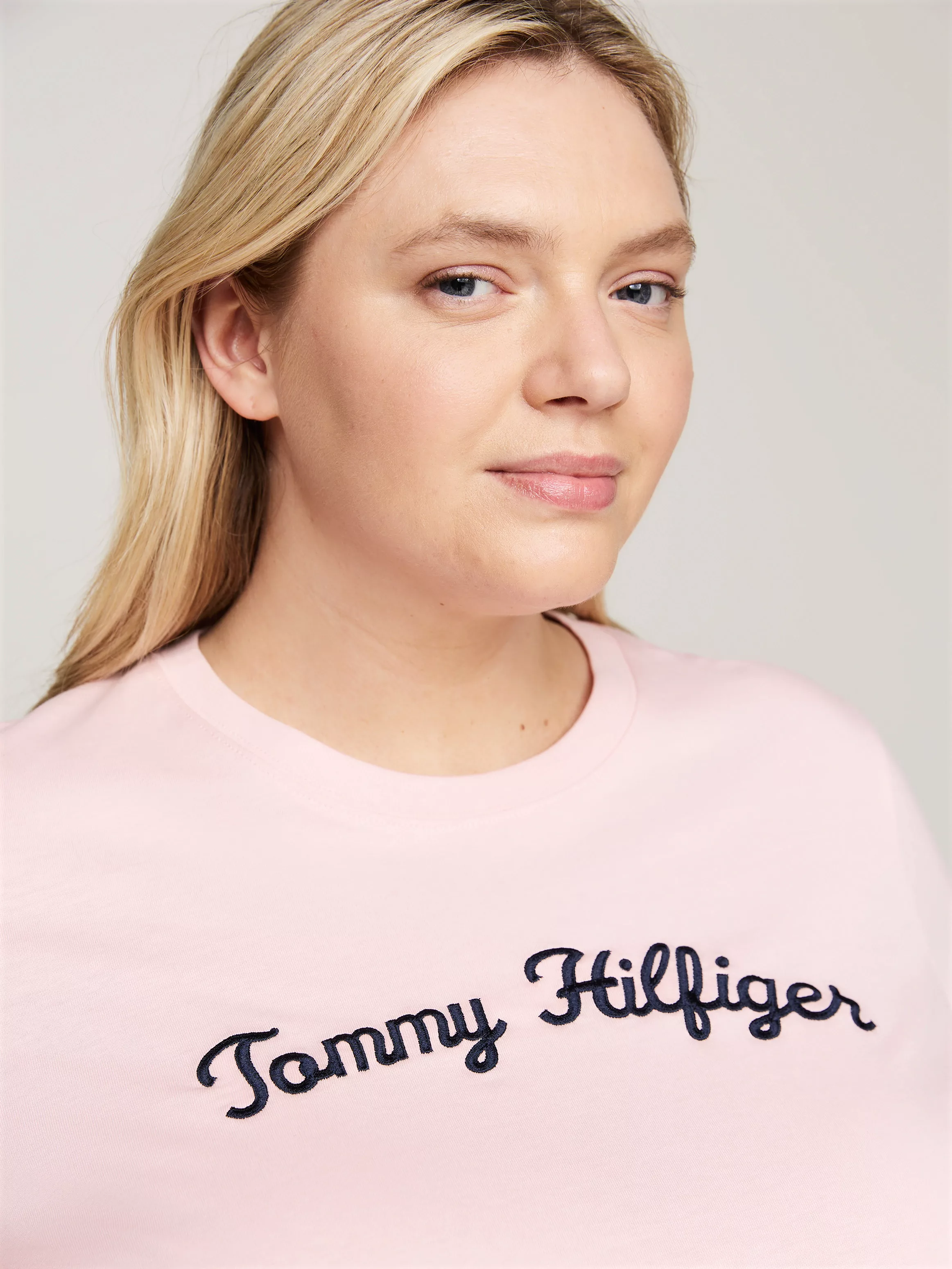 Tommy Hilfiger Curve T-Shirt CRV REG SCRIPT TEE SS Große Größen günstig online kaufen