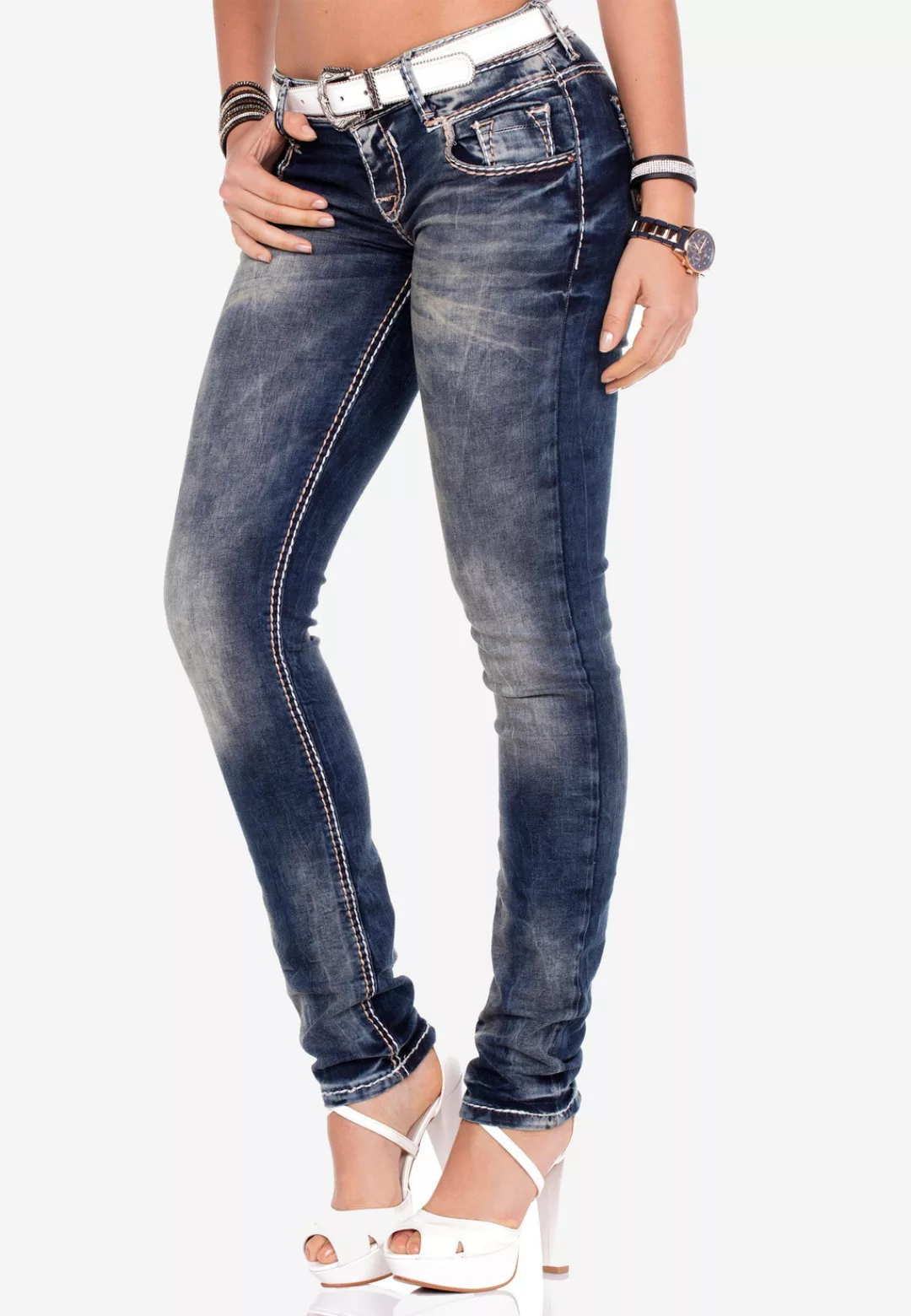 Cipo & Baxx Slim-fit-Jeans, mit niedriger Taille in Straight Fit günstig online kaufen