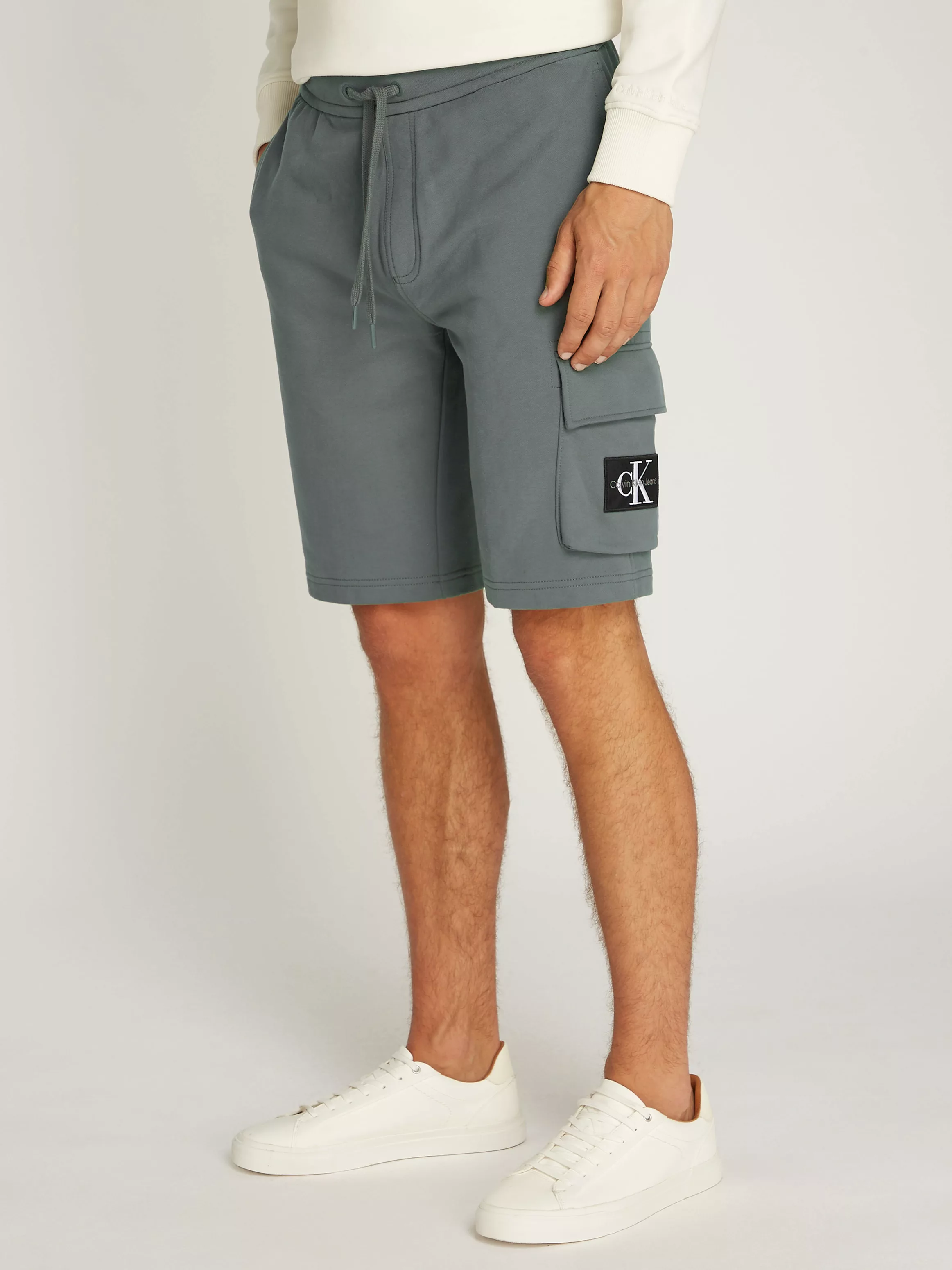 Calvin Klein Jeans Sweatshorts MONOLOGO BADGE SHORT mit Logostickerei günstig online kaufen