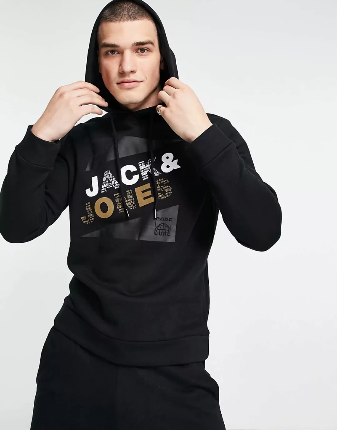 Jack & Jones – Kapuzenpullover zum Überziehen in Schwarz mit großem Logo günstig online kaufen