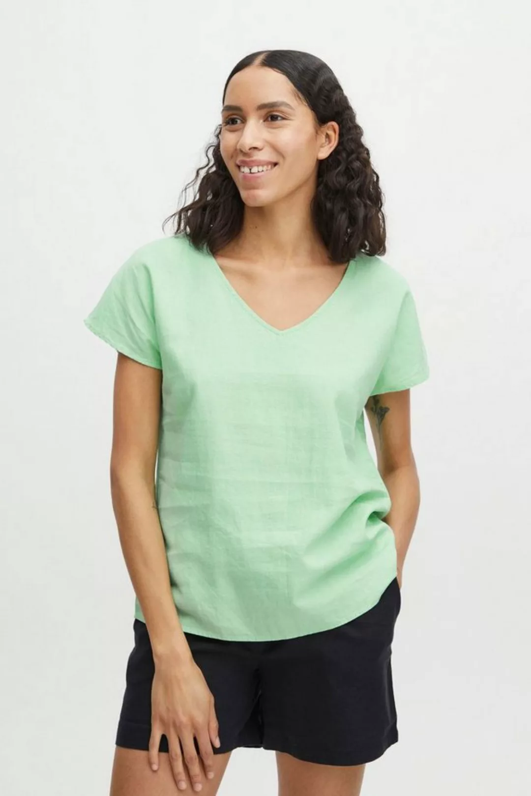 b.young Kurzarmbluse - BYFALAKKA VNECK BLOUSE - Bluse aus Leinenmix günstig online kaufen