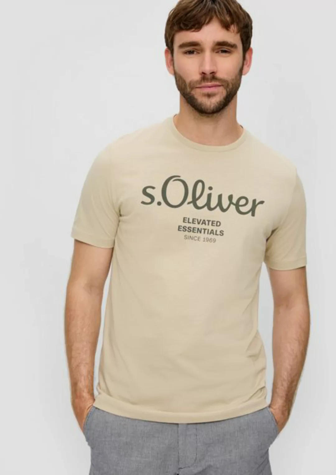 s.Oliver Kurzarmshirt T-Shirt aus Baumwolle mit Label-Print Artwork günstig online kaufen