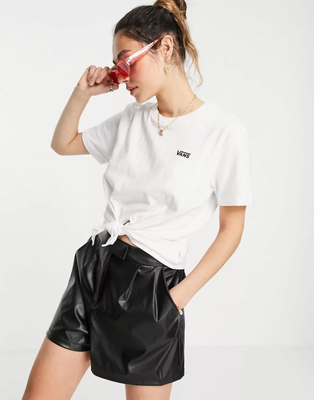 Vans – Junior V – T-Shirt in Weiß mit Knotendesign günstig online kaufen
