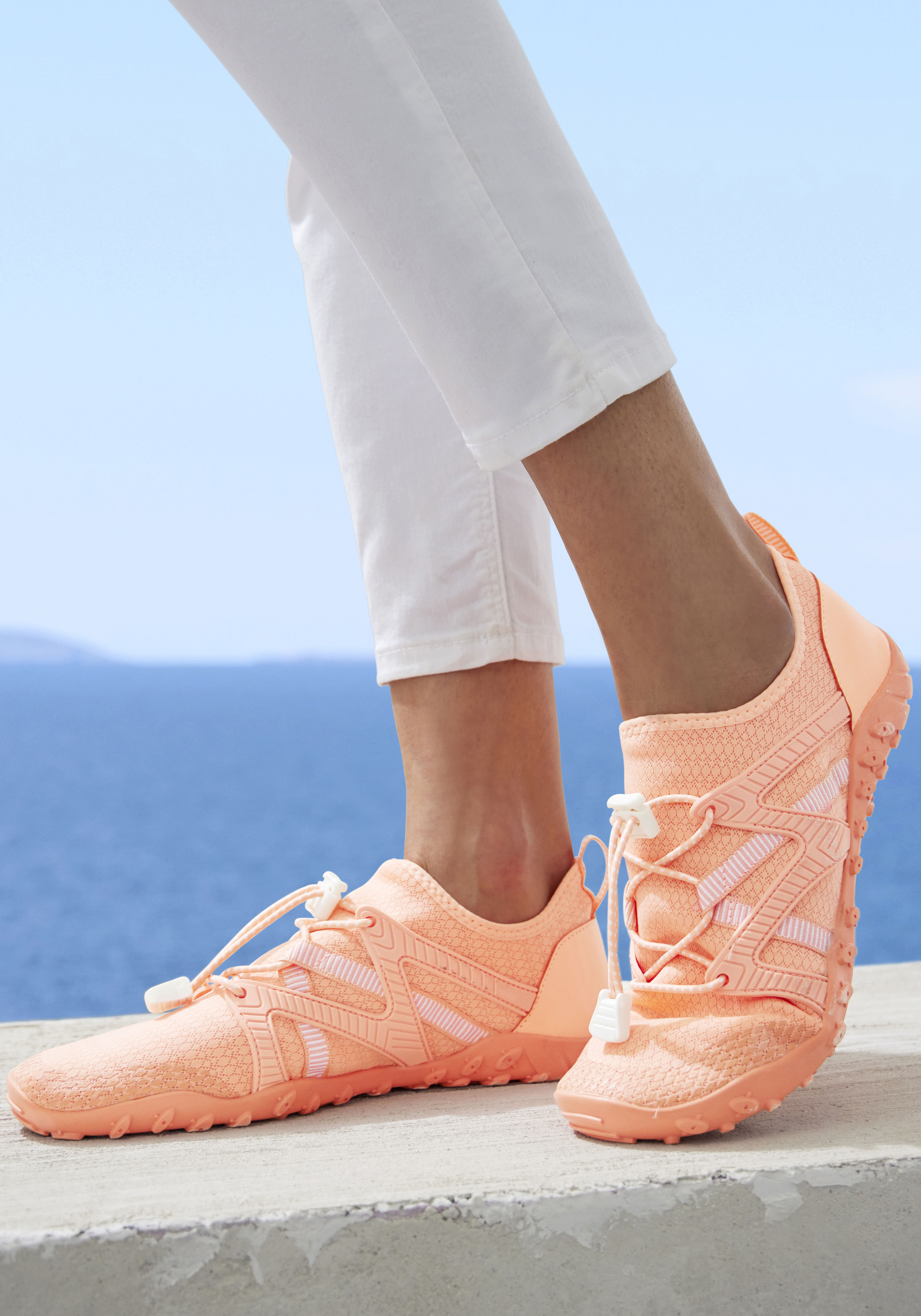 LASCANA Sneaker, Freizeitschuh, Halbschuh ultraleicht mit flexibler Sohle V günstig online kaufen