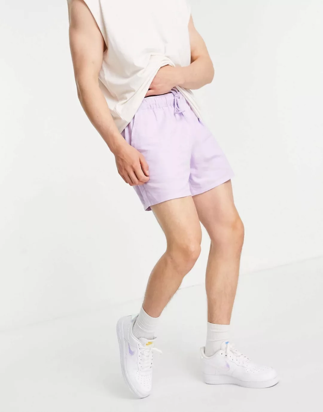 ASOS DESIGN – Schmal geschnittene Shorts aus Leinenmischung in Lila günstig online kaufen