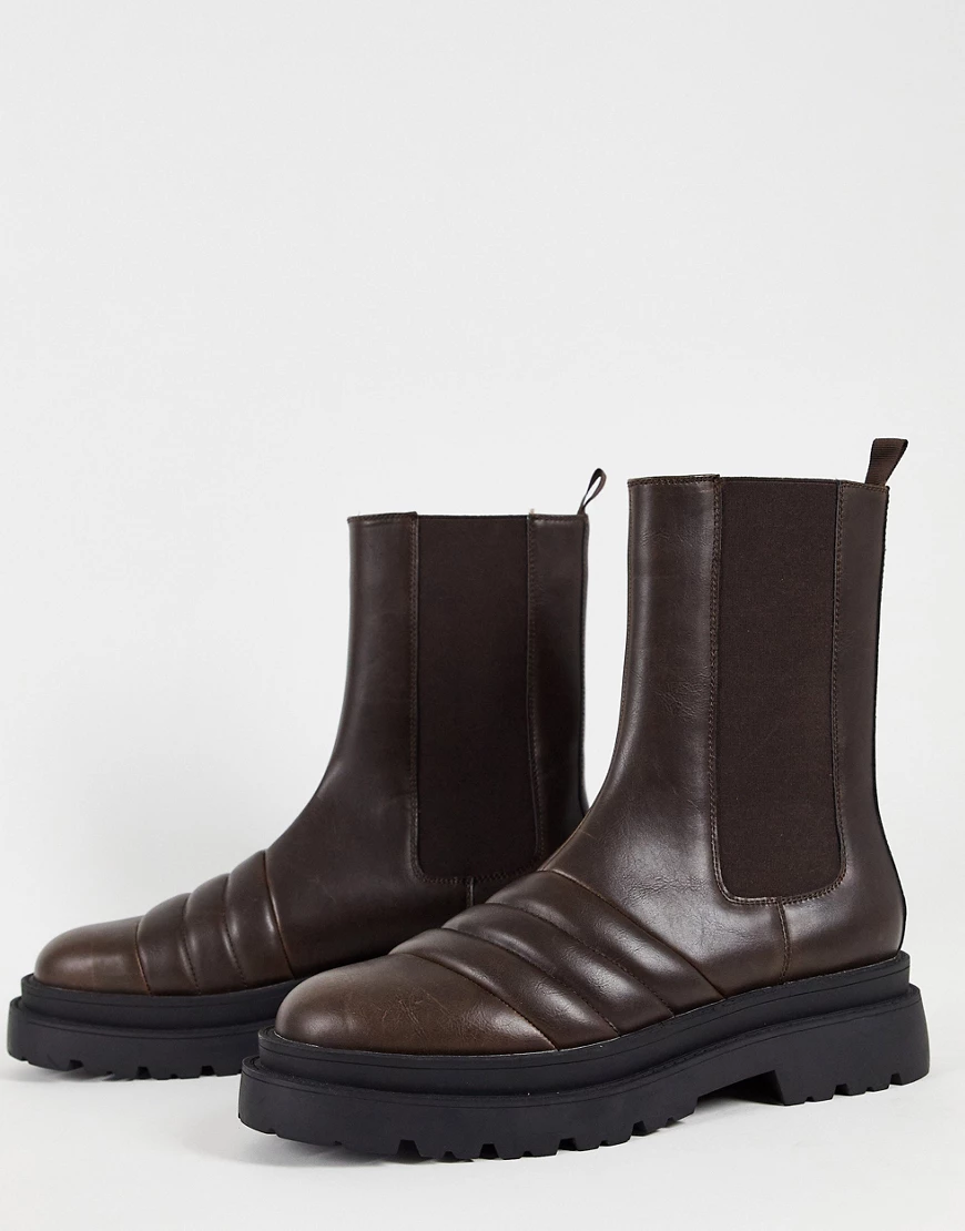 ASOS DESIGN – Gefütterte Chelsea-Stiefel aus braunem Kunstleder mit Schicht günstig online kaufen