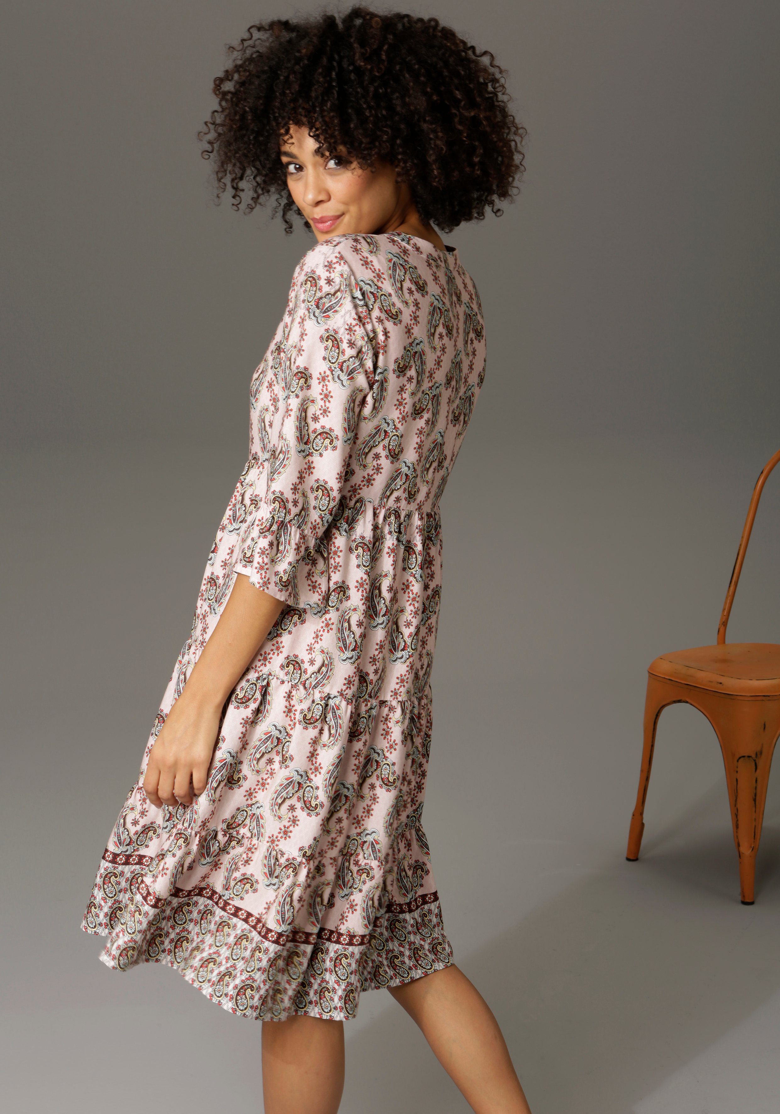 Aniston CASUAL Tunikakleid, mit verspielten Paisley-Druck günstig online kaufen