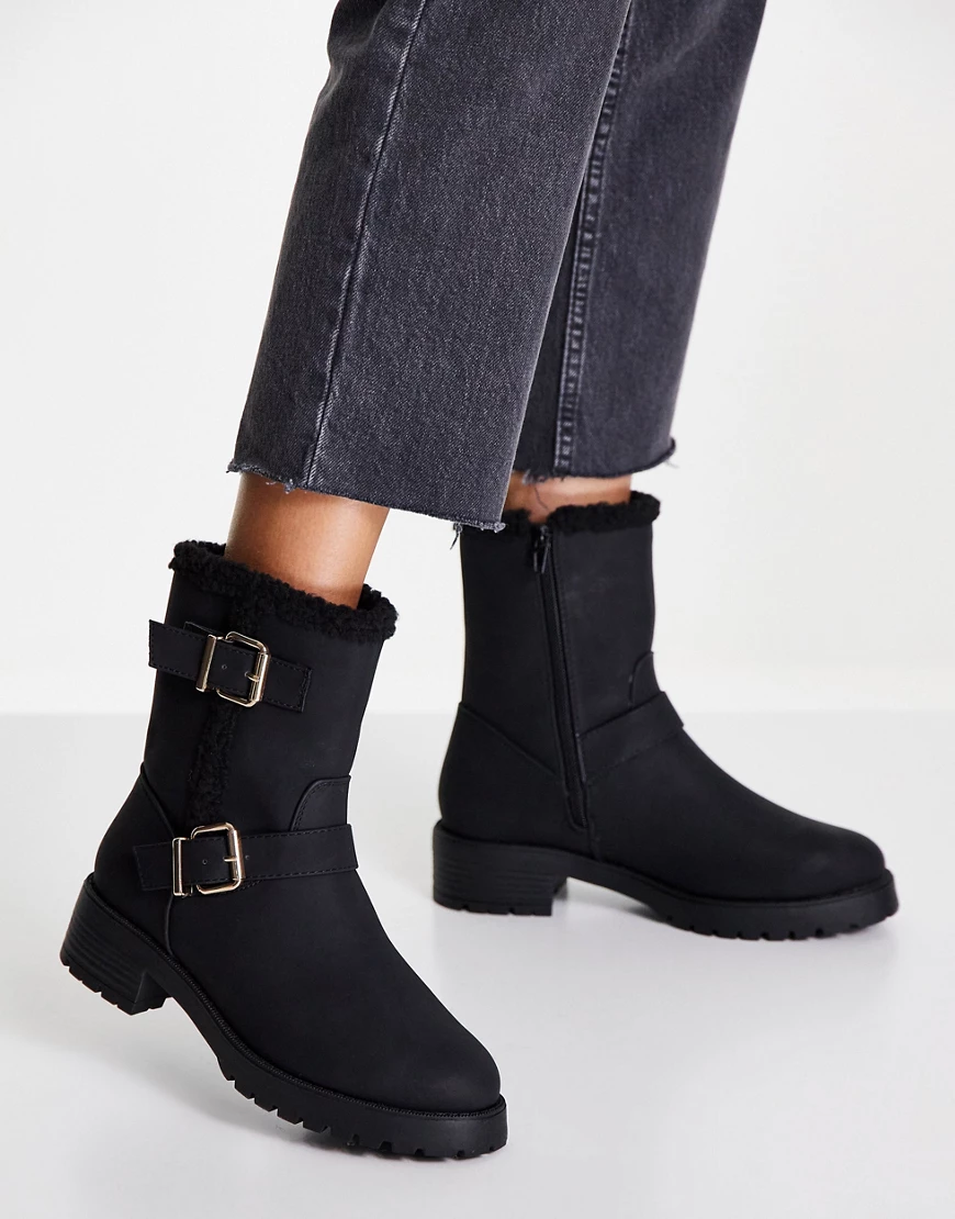 ASOS DESIGN – Amber – Wanderstiefel zum Hineinschlüpfen in Schwarz mit Lamm günstig online kaufen