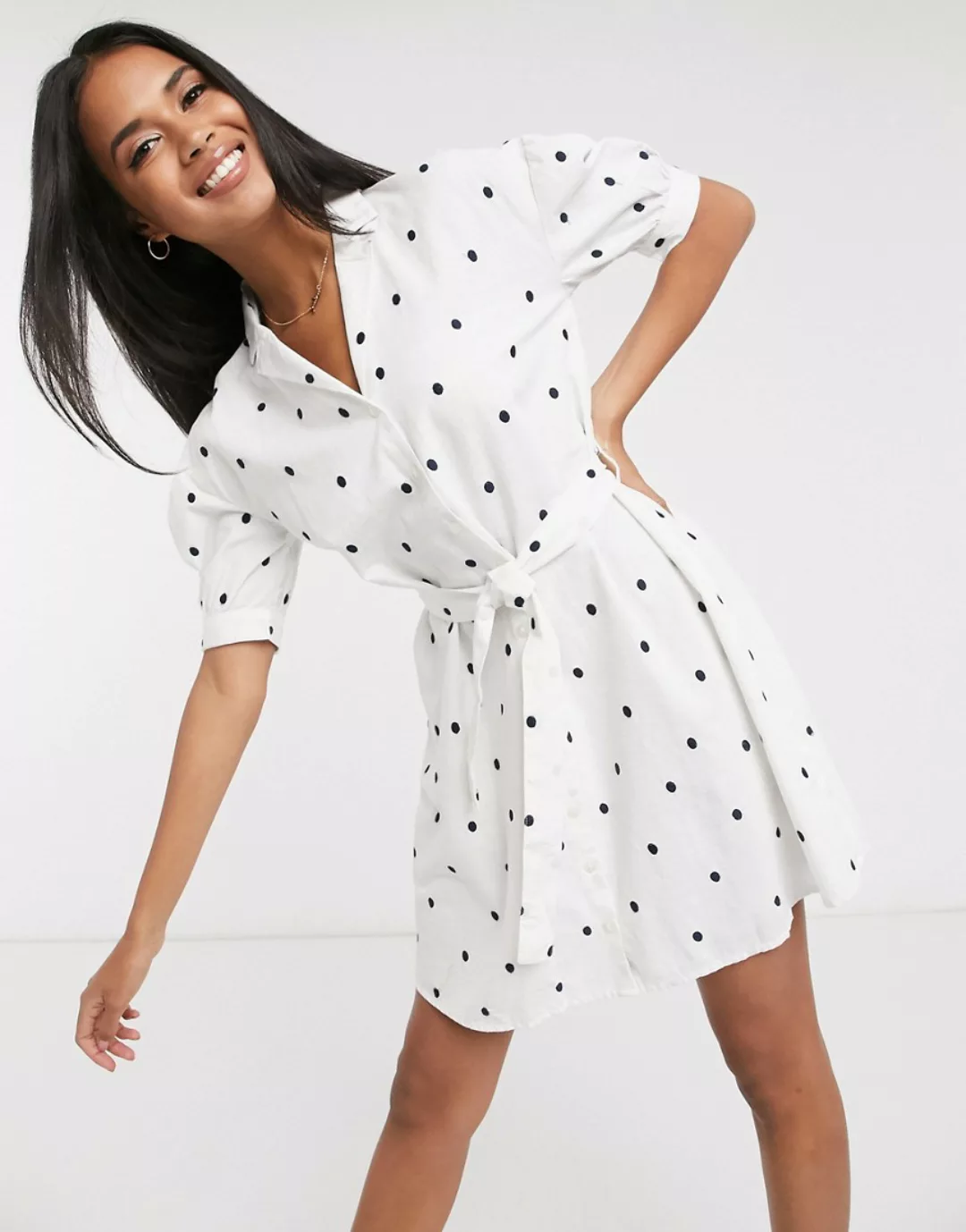 Pimkie – Gepunktetes Mini-Hemdkleid mit Bindegürtel in der Taille-Weiß günstig online kaufen