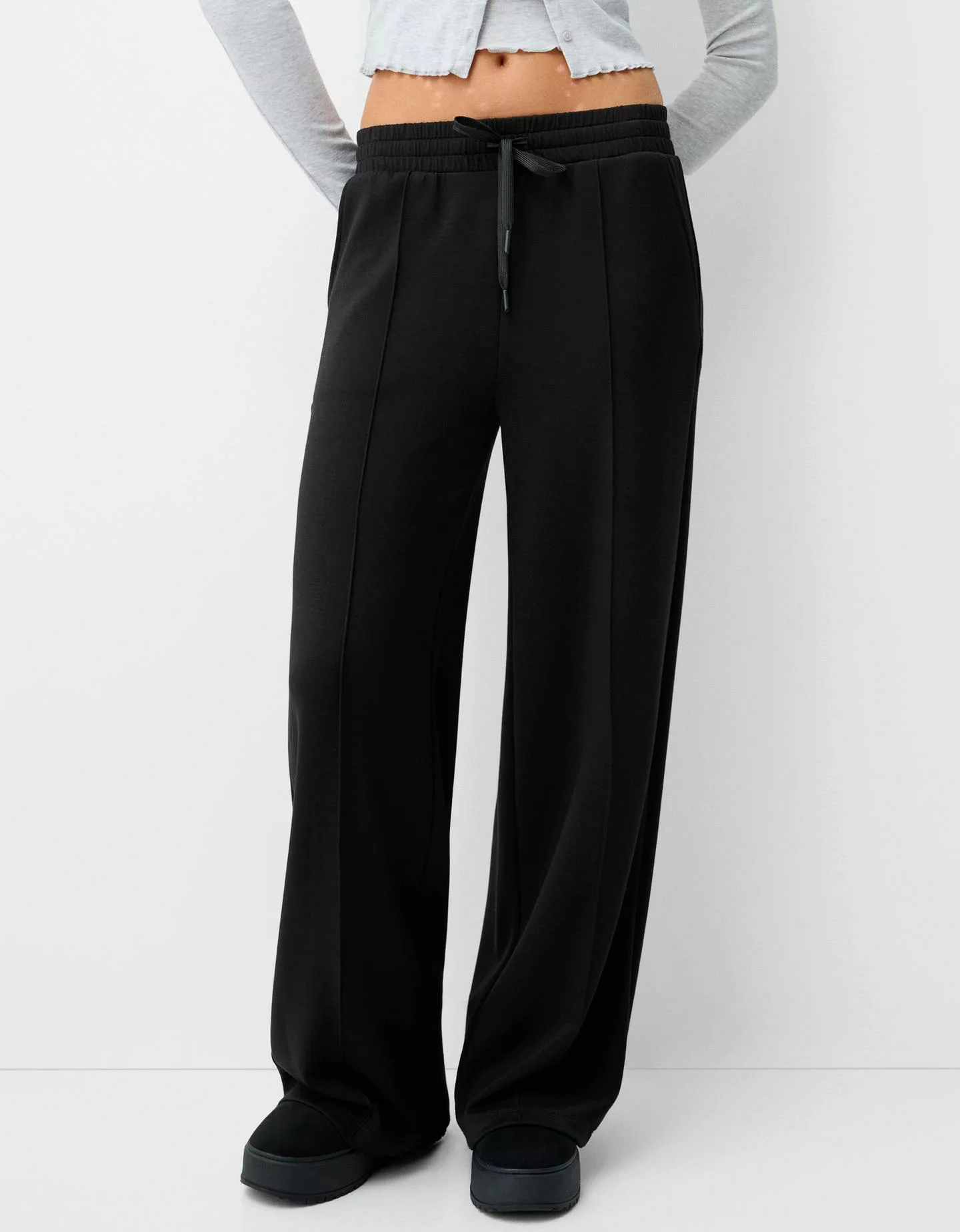 Bershka Soft-Wide-Leg-Hose Damen M Schwarz günstig online kaufen