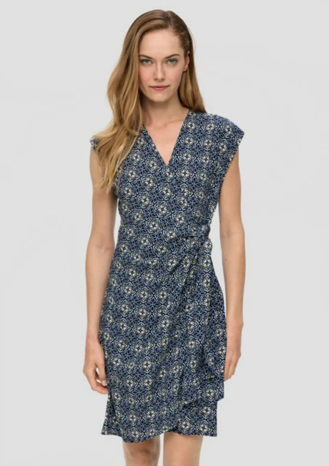 s.Oliver Minikleid Viskose-Kleid im Relaxed Fit mit Knoten-Detail Artwork, günstig online kaufen