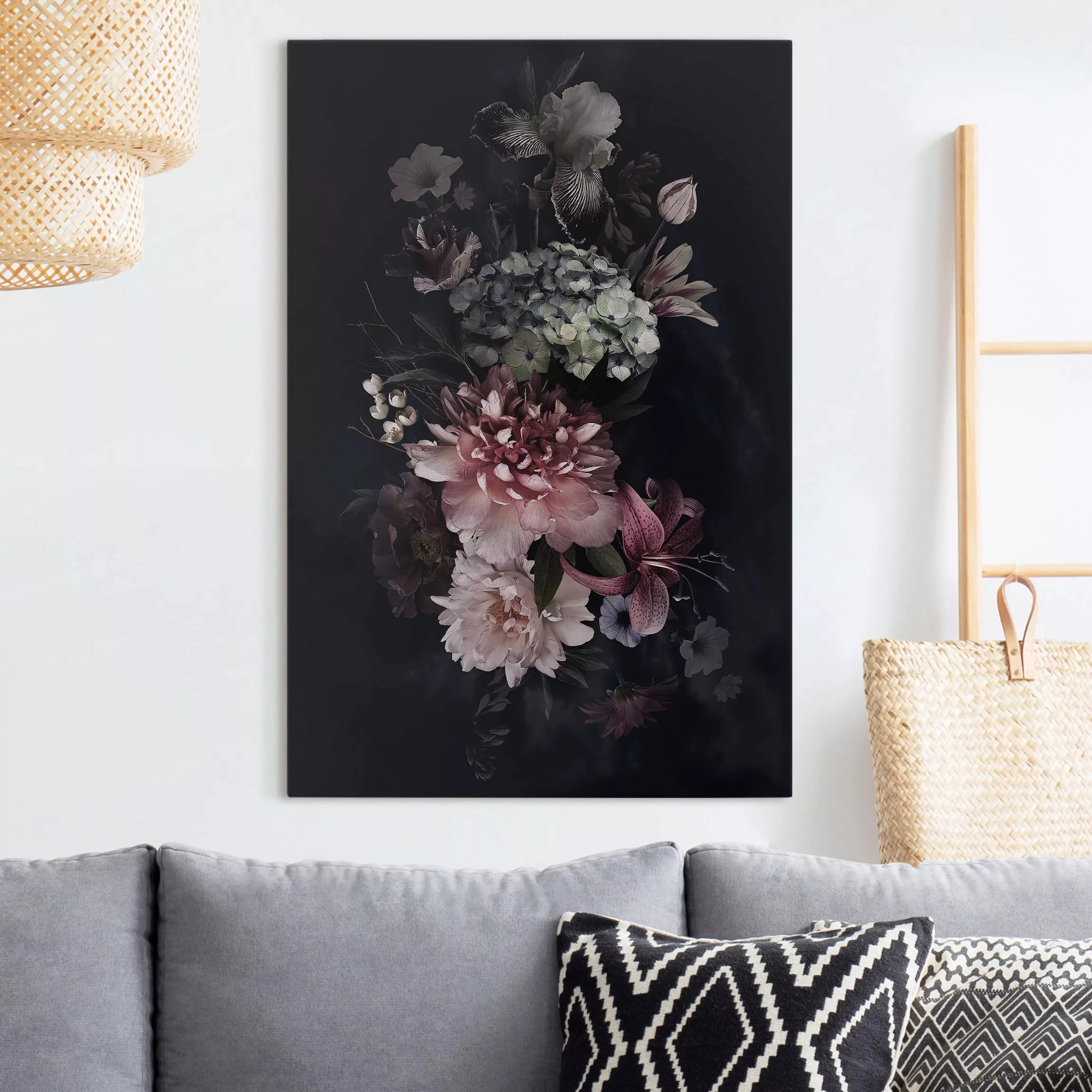 Leinwandbild Blumen - Hochformat Blumen mit Nebel auf Schwarz günstig online kaufen