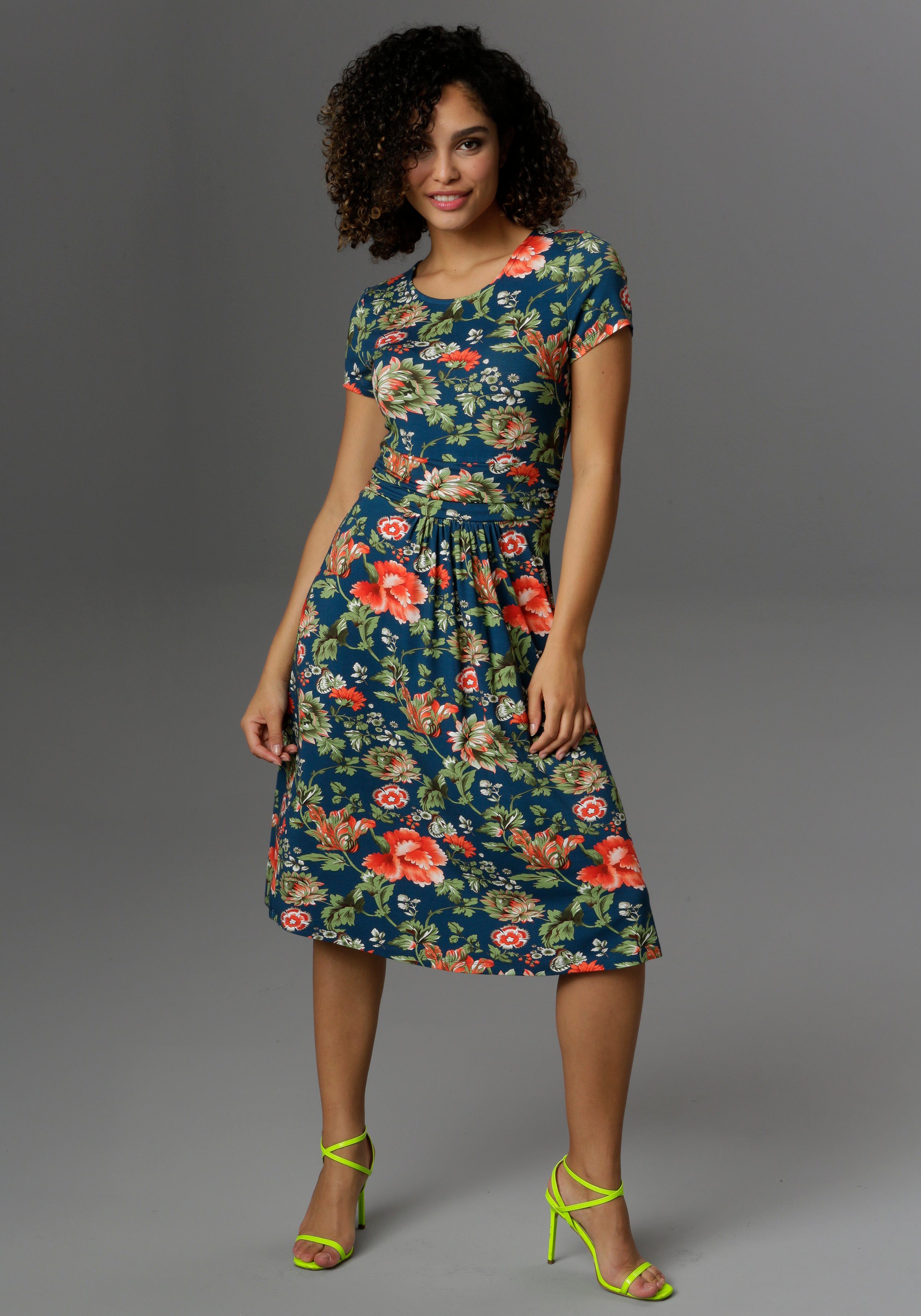 Aniston CASUAL Sommerkleid, mit farbenfrohem Blumendruck günstig online kaufen