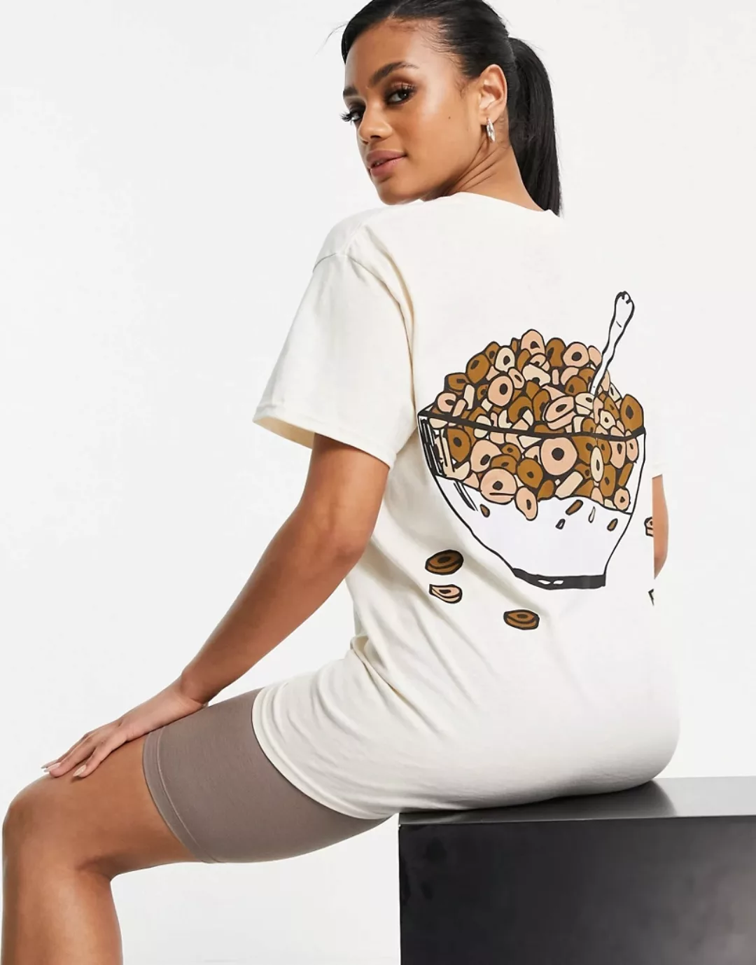 New Love Club – Oversize-T-Shirt mit Schokoladencorflakes-Grafik hinten in günstig online kaufen