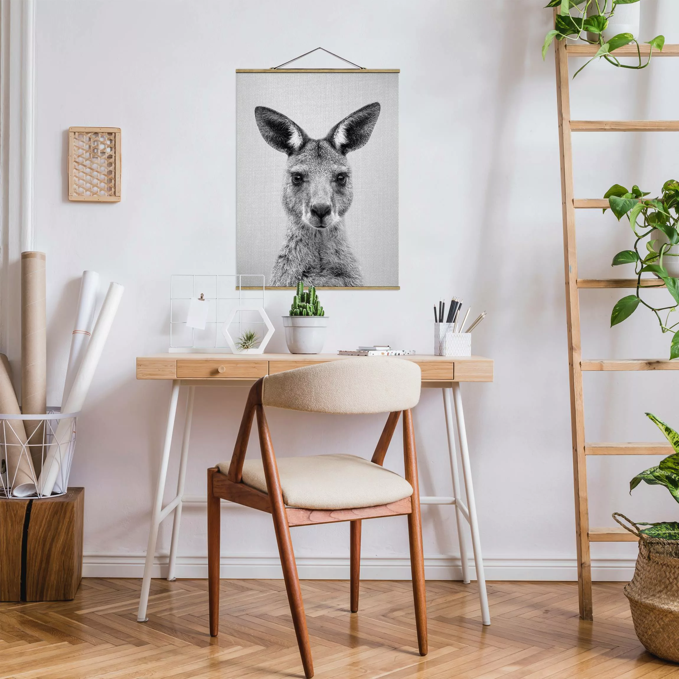 Stoffbild mit Posterleisten Känguru Knut Schwarz Weiß günstig online kaufen