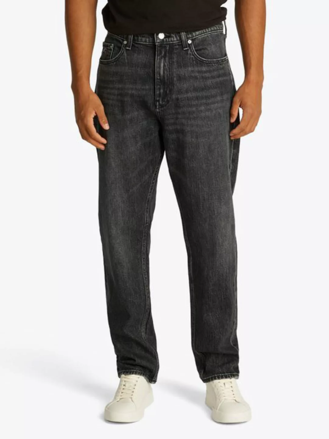 Tommy Jeans Gerade Jeans Isaac Relaxed Tapered Mit Gürtelschlaufen günstig online kaufen