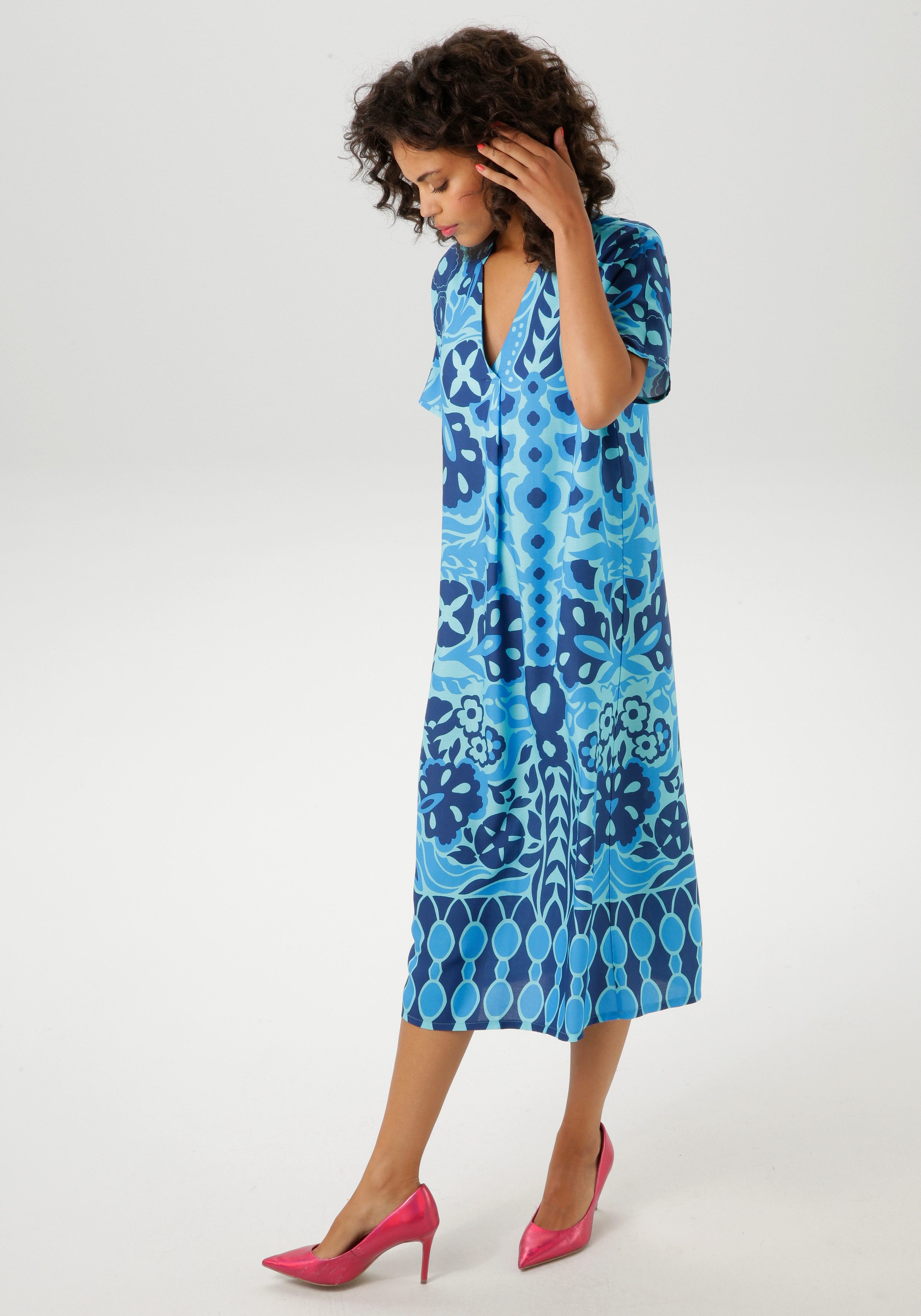 Aniston CASUAL Sommerkleid mit extravagantem, grafischen günstig online kaufen