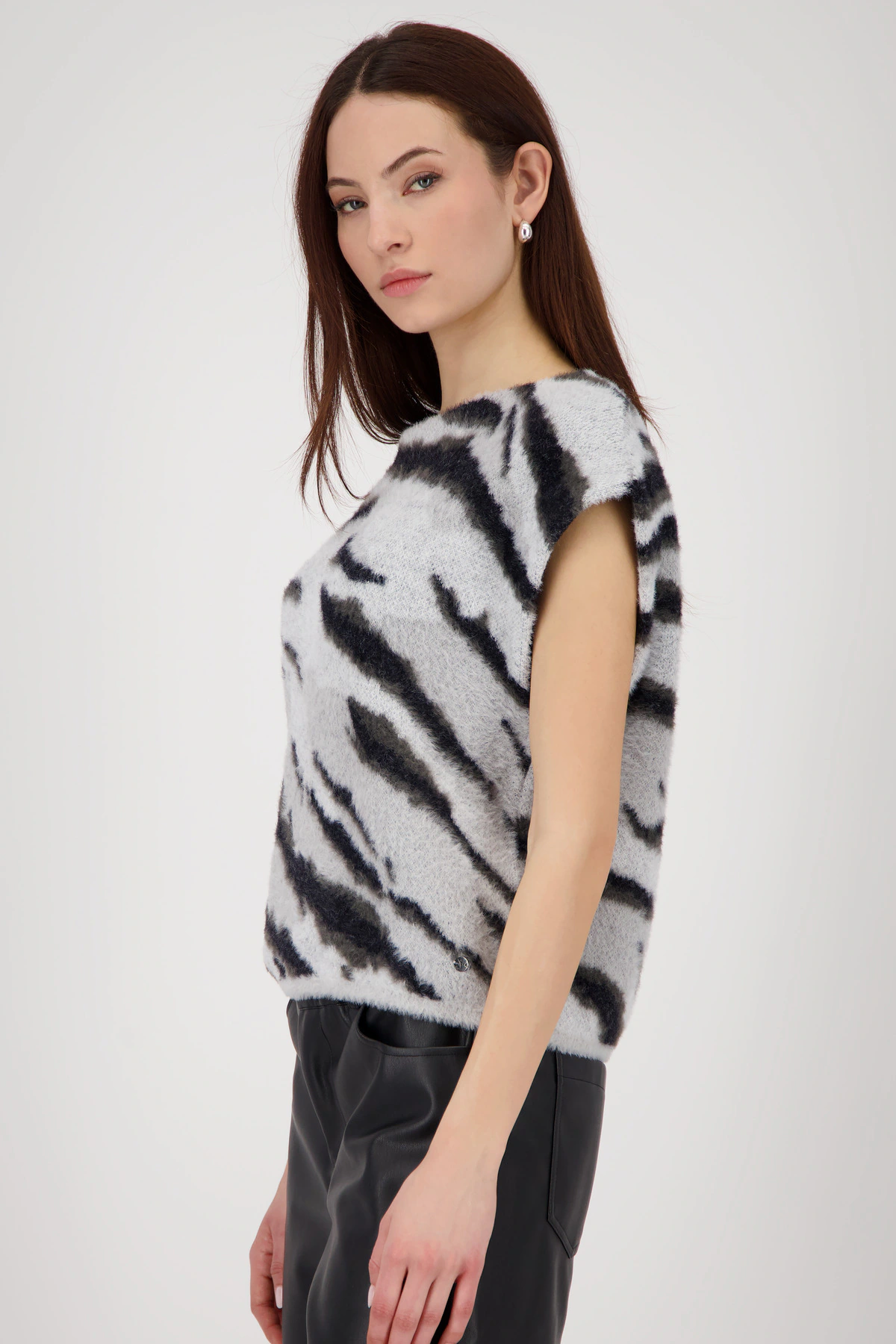 Monari Pullunder "Pullunder Tiger allover", Mit Rundhalsausschnitt günstig online kaufen