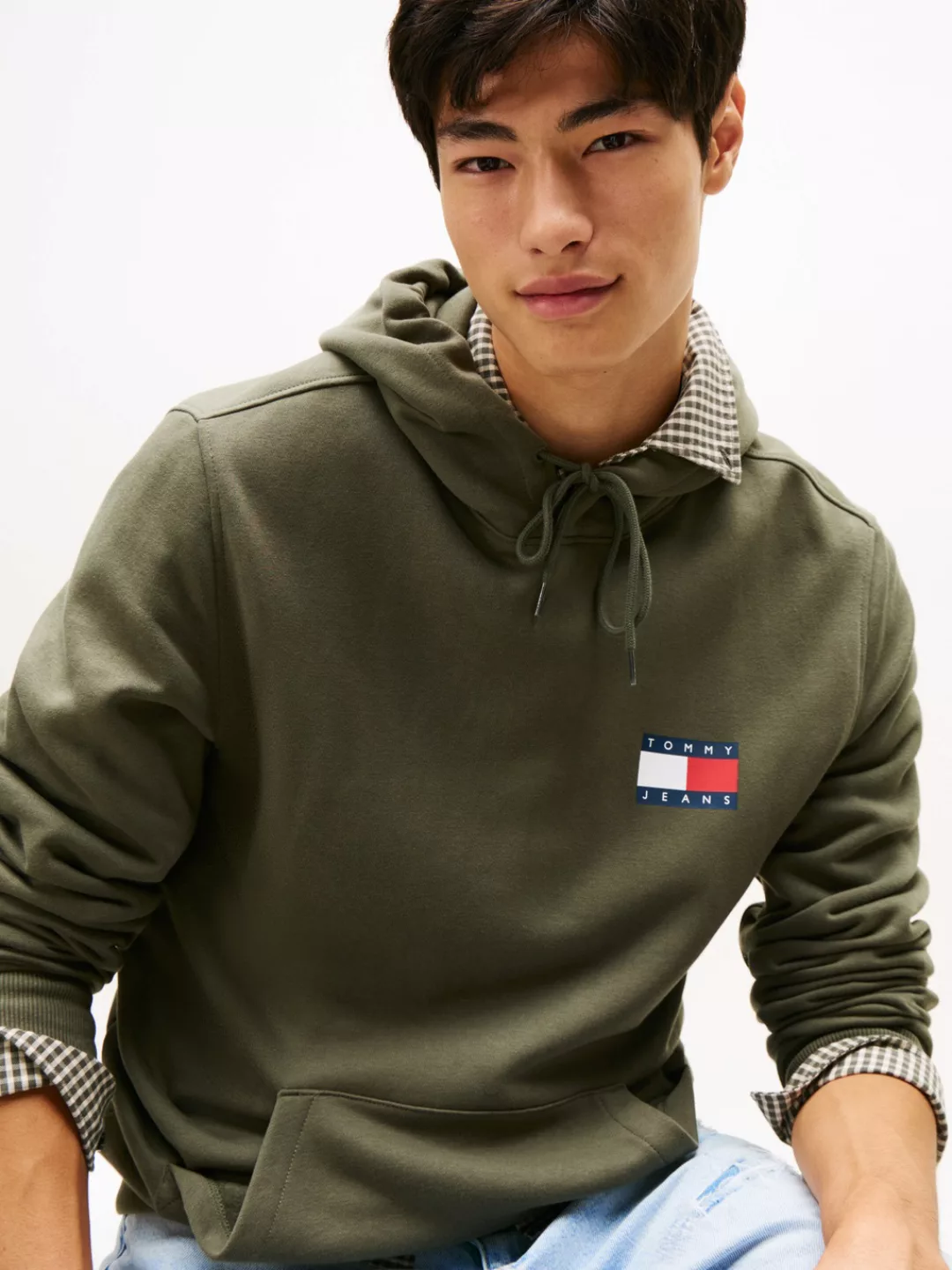 Tommy Jeans Sweatshirt "TJM REG ESSENTIAL FLAG HOOD EXT", mit bedruckten Ma günstig online kaufen