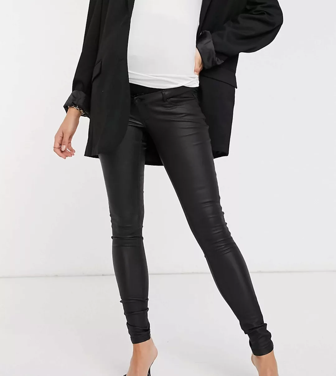 Mamalicious Maternity – Schwarze, beschichtete Jeans mit Überbauchbund günstig online kaufen