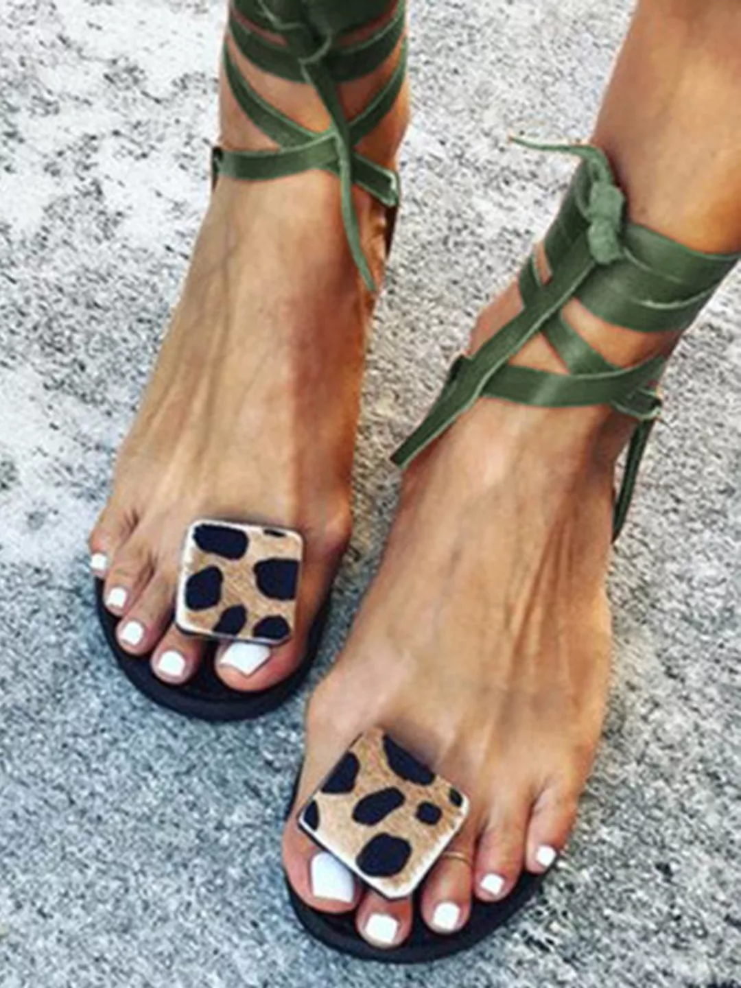 Frauen Leopard Ring Toe Schnüren flach lässig Rom Sandalen günstig online kaufen