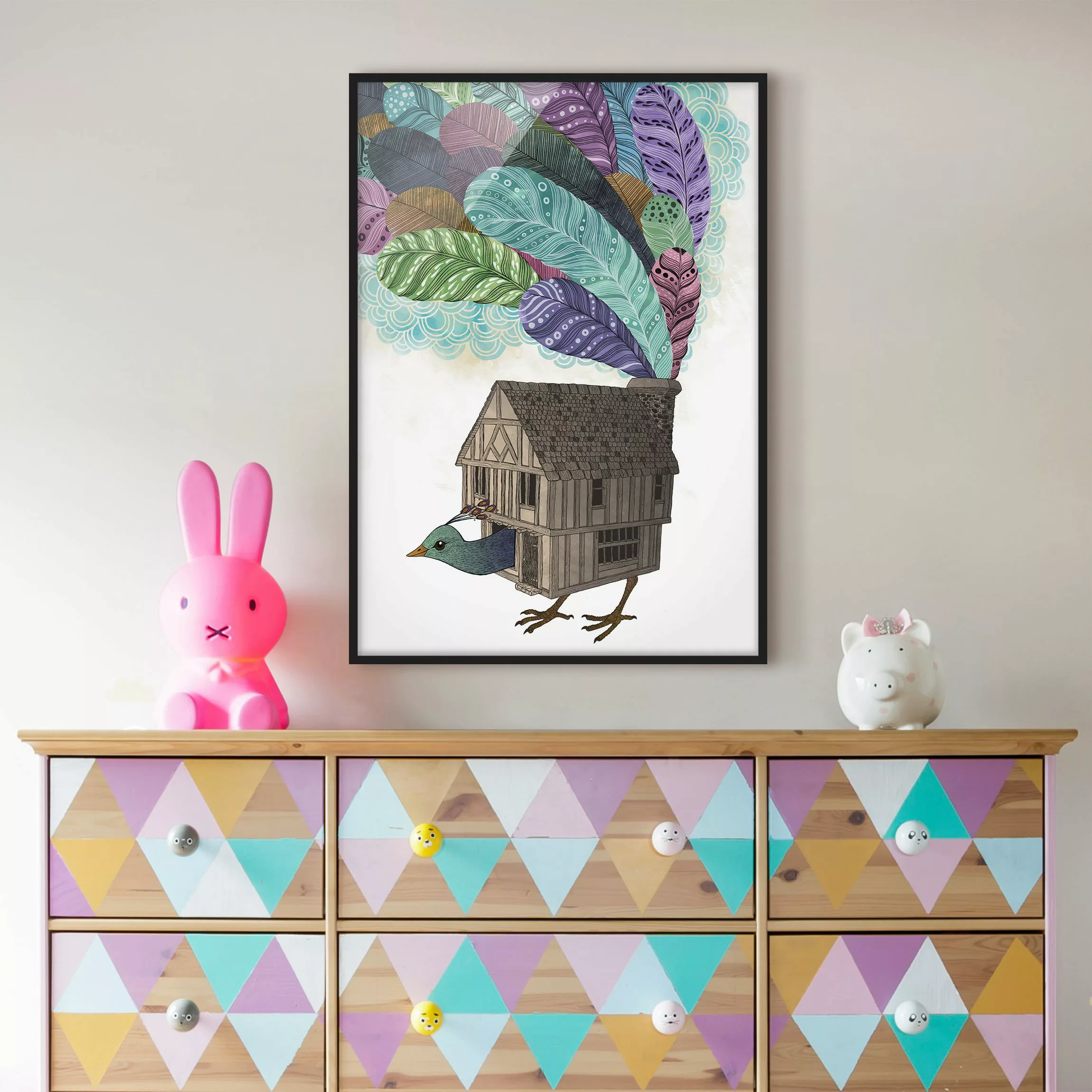 Bild mit Rahmen Tiere - Hochformat Illustration Vogel Haus mit Federn günstig online kaufen