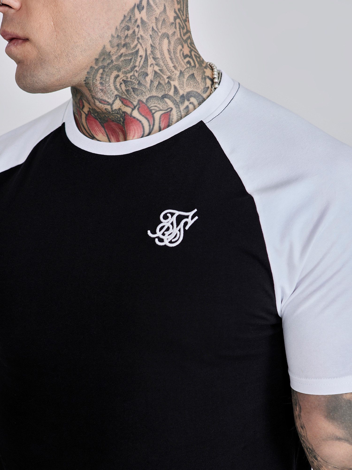 Siksilk T-Shirt SikSilk Herren Schwarz-Weiß Raglan günstig online kaufen