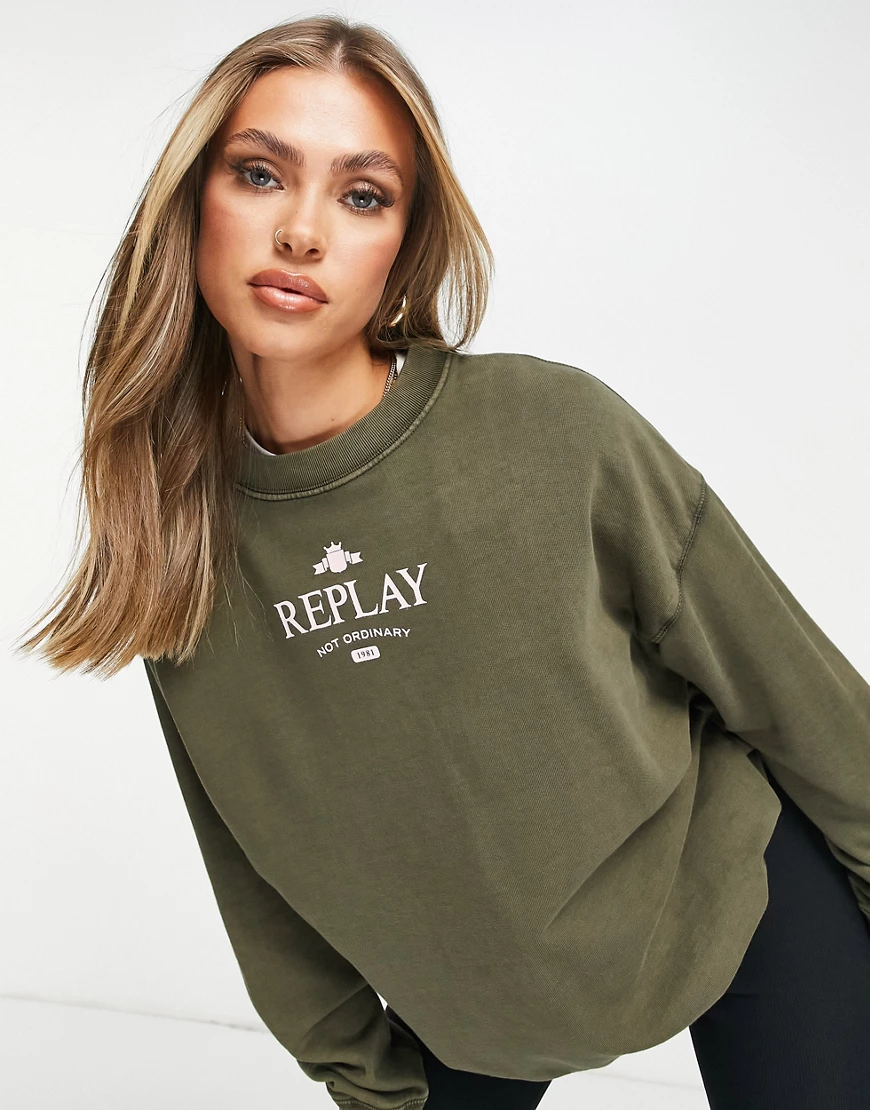 Replay – Tarnfarbenes Sweatshirt mit Logo vorne in Grün günstig online kaufen