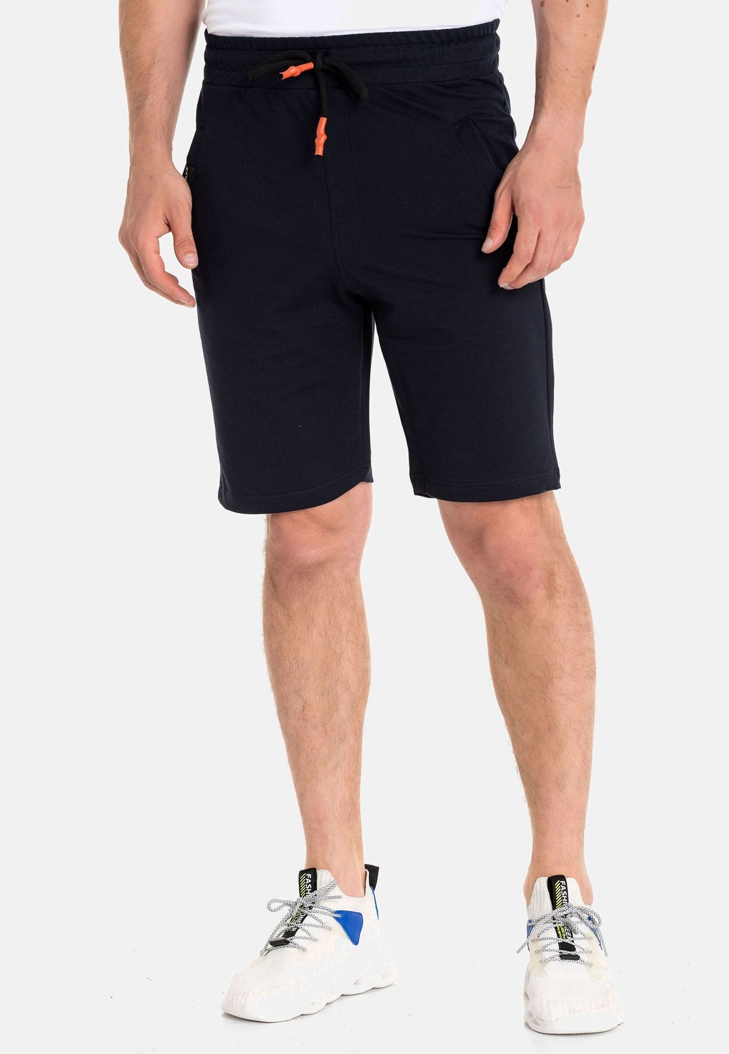 Cipo & Baxx Stoffhose "Shorts", elastischer Bund mit Kordelzug günstig online kaufen