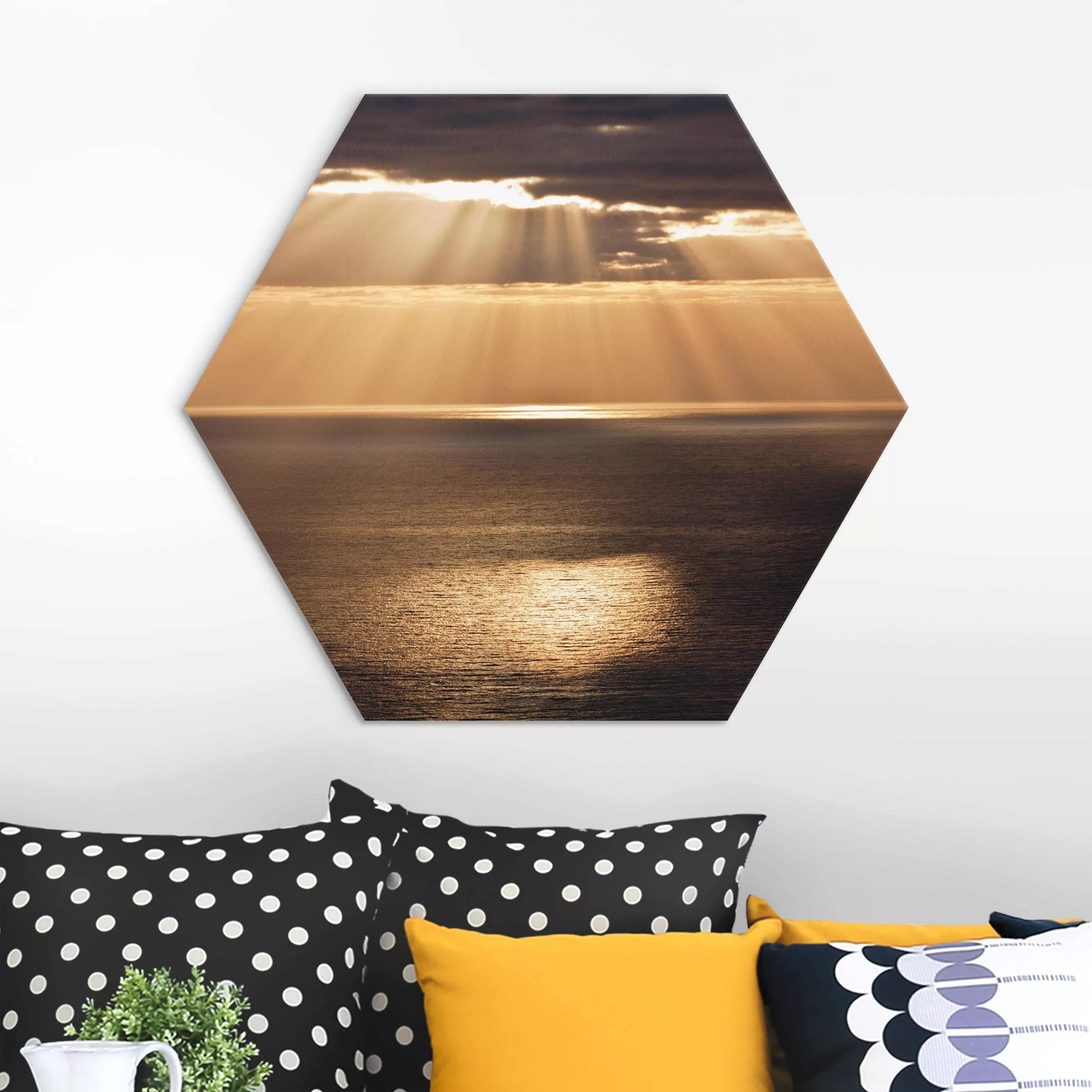 Hexagon-Alu-Dibond Bild Sonnenstrahlen über dem Meer günstig online kaufen