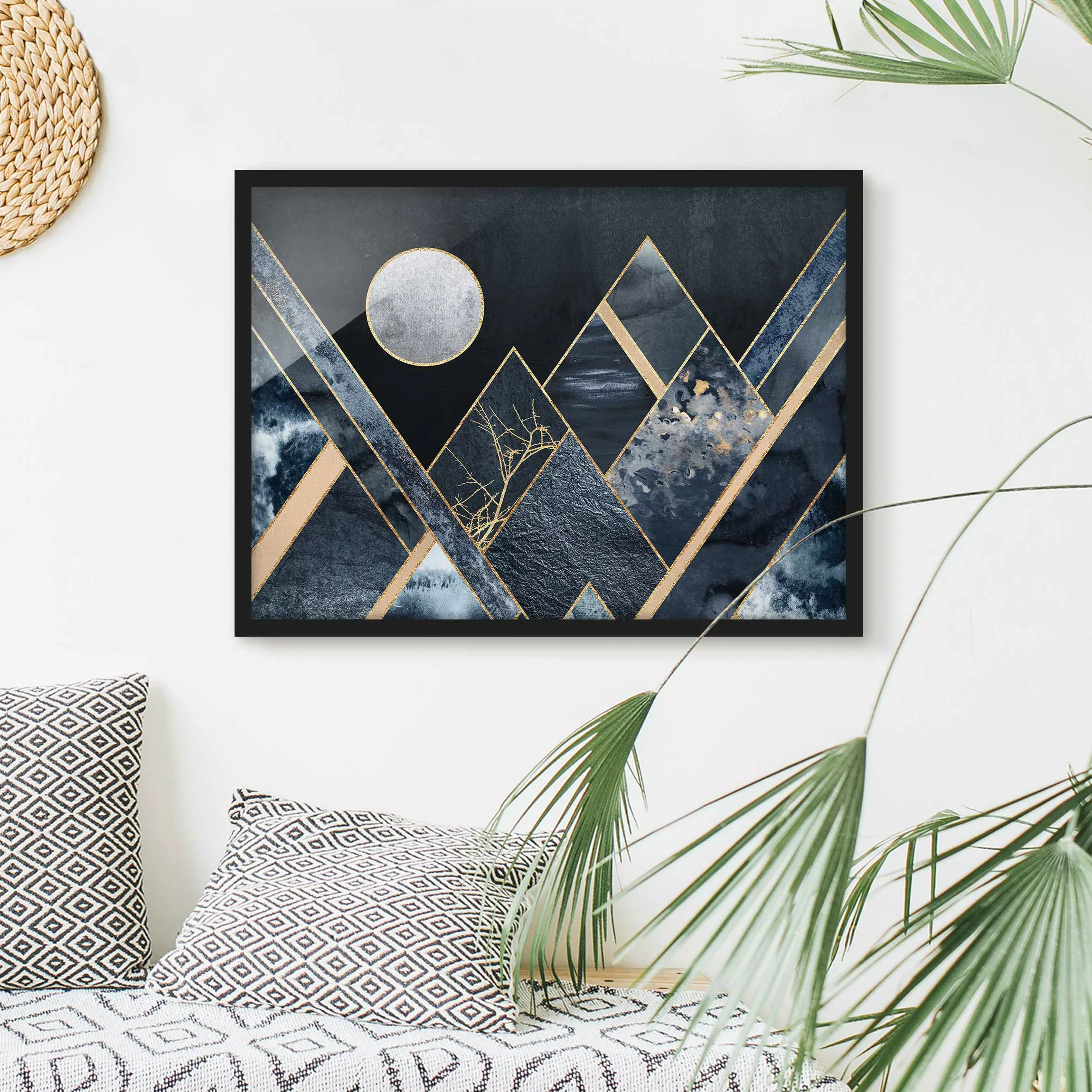 Bild mit Rahmen Abstrakt - Querformat Goldener Mond abstrakte schwarze Berg günstig online kaufen