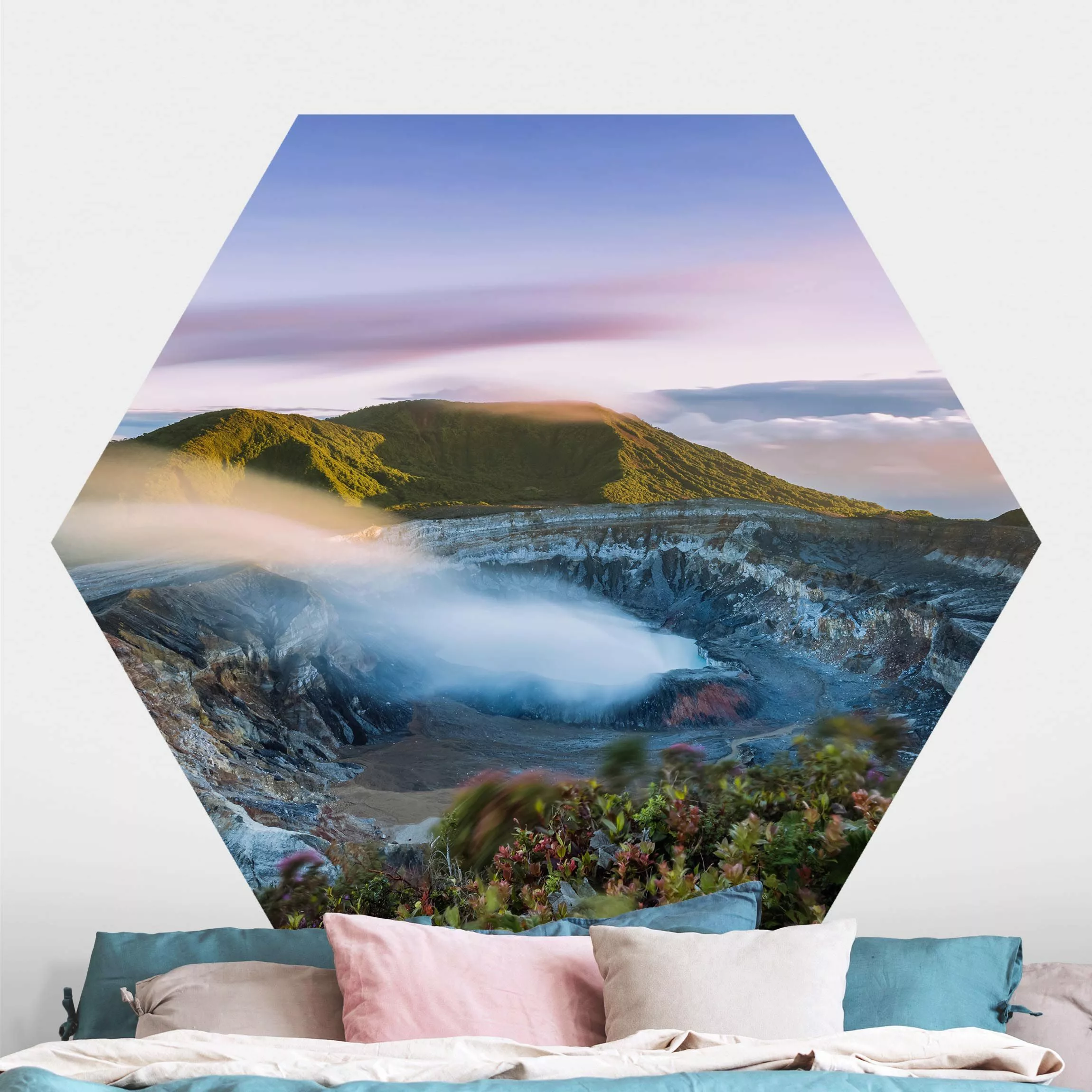 Hexagon Fototapete selbstklebend Vulkan Poas bei Sonnenaufgang günstig online kaufen