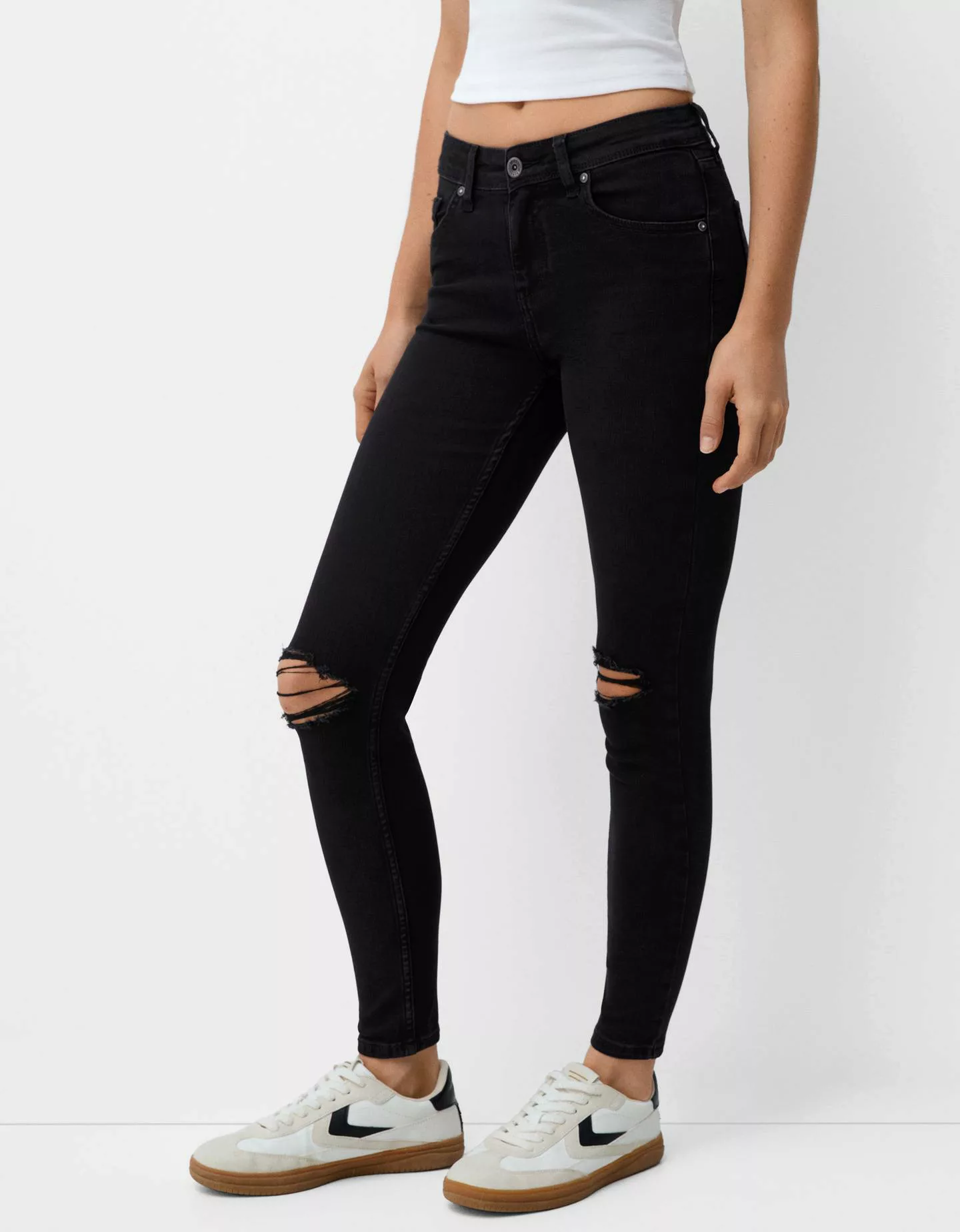 Bershka Skinny-Jeans Mit Tiefem Bund Damen 44 Schwarz günstig online kaufen