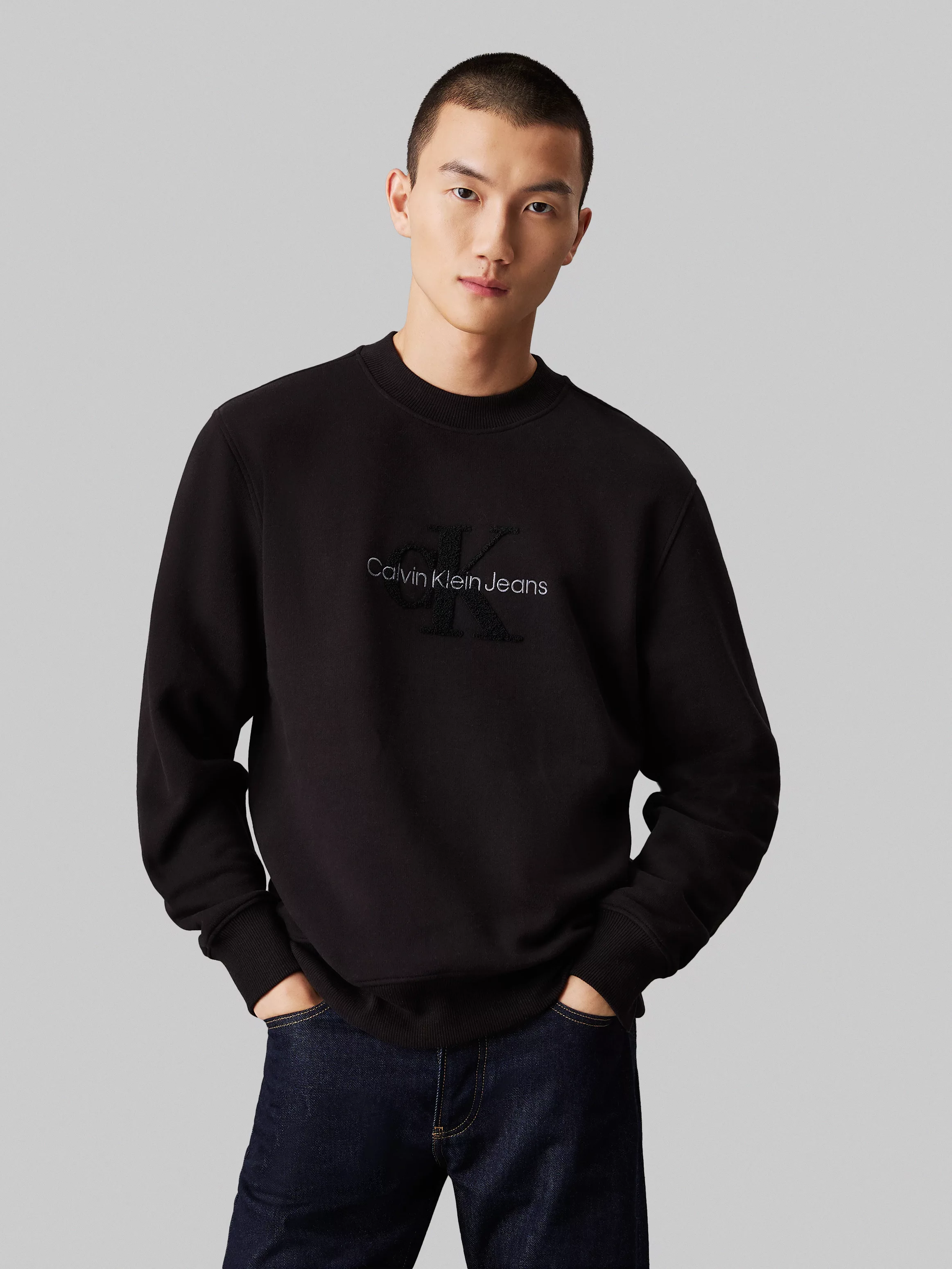 Calvin Klein Jeans Sweatshirt CHENILLE MONOLOGO CREW NECK mit Logostickerei günstig online kaufen