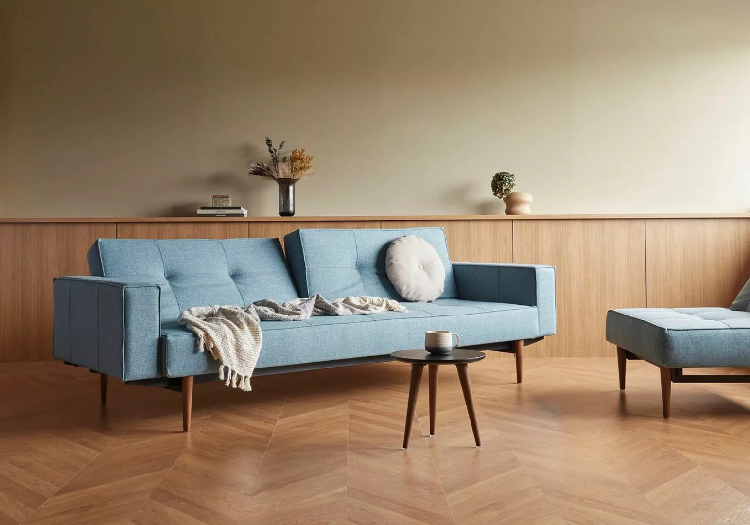 INNOVATION LIVING ™ Sofa Splitback, mit Armlehne und dunklen Styletto Beine günstig online kaufen