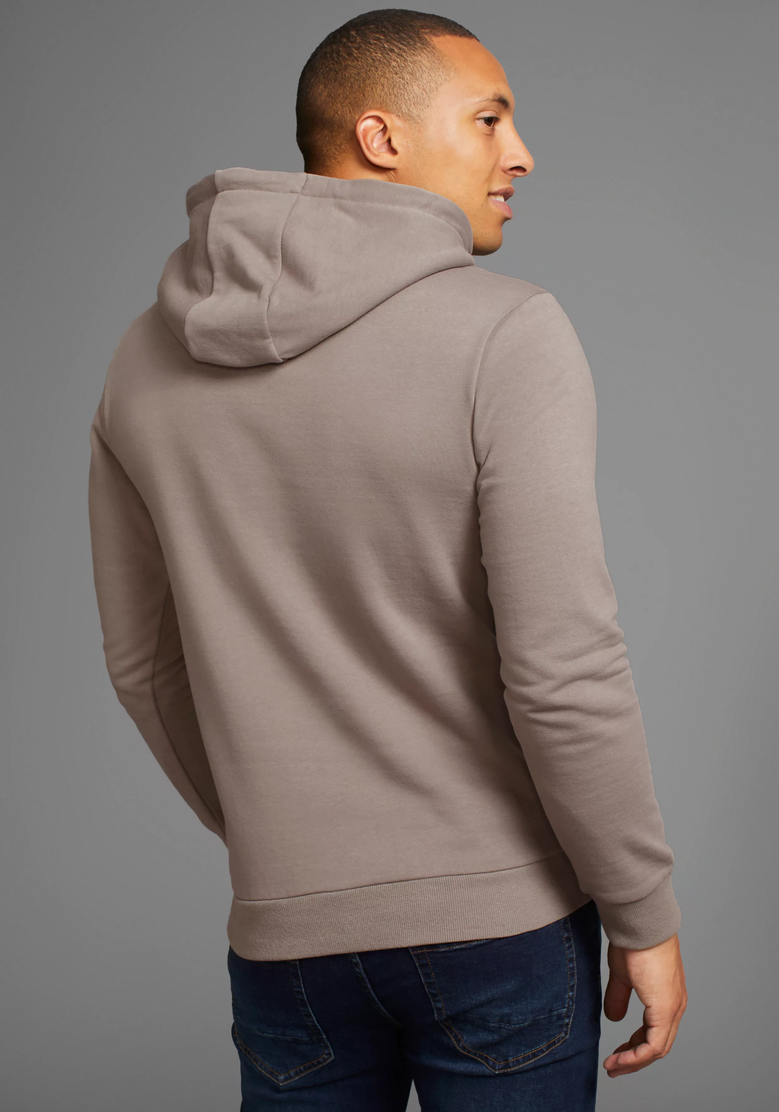 Bruno Banani Kapuzensweatshirt, mit modernem Logodruck - NEUE KOLLEKTION günstig online kaufen