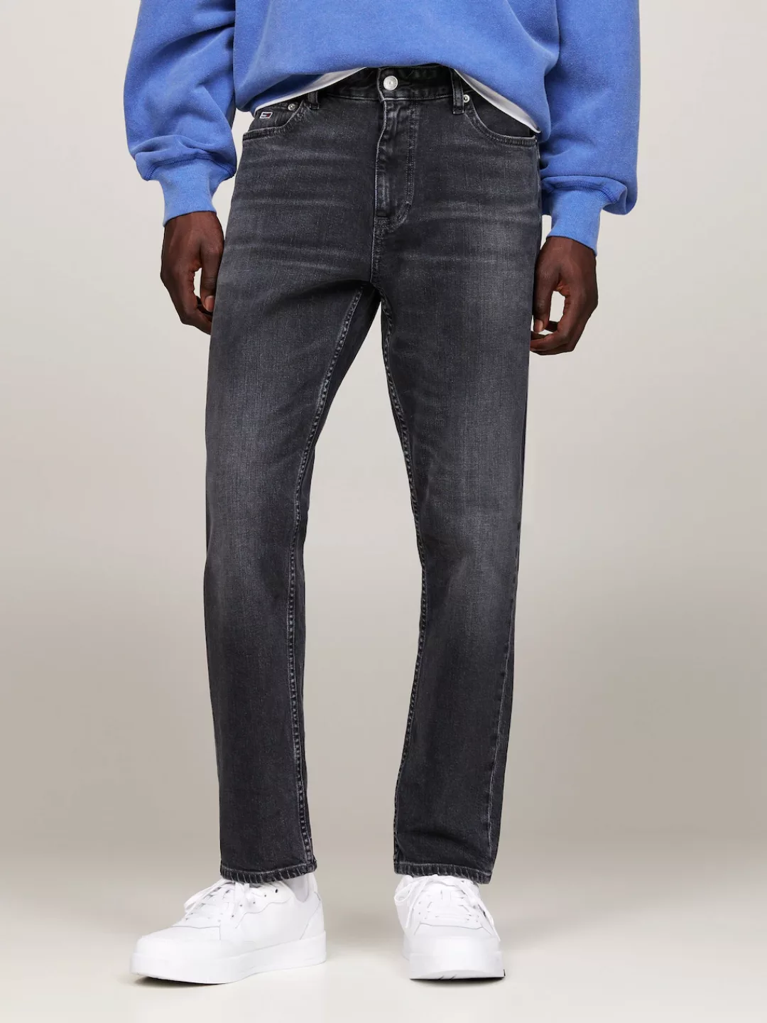 Tommy Jeans Regular-fit-Jeans DAD JEAN RGLR TPRD mit Logoprägung günstig online kaufen