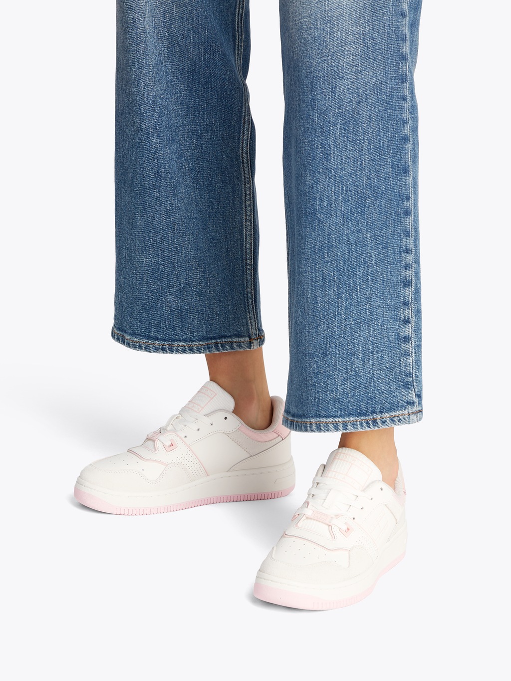 Tommy Jeans Plateausneaker "TJW RETRO BASKET WASHED SUEDE", Freizeitschuh, günstig online kaufen