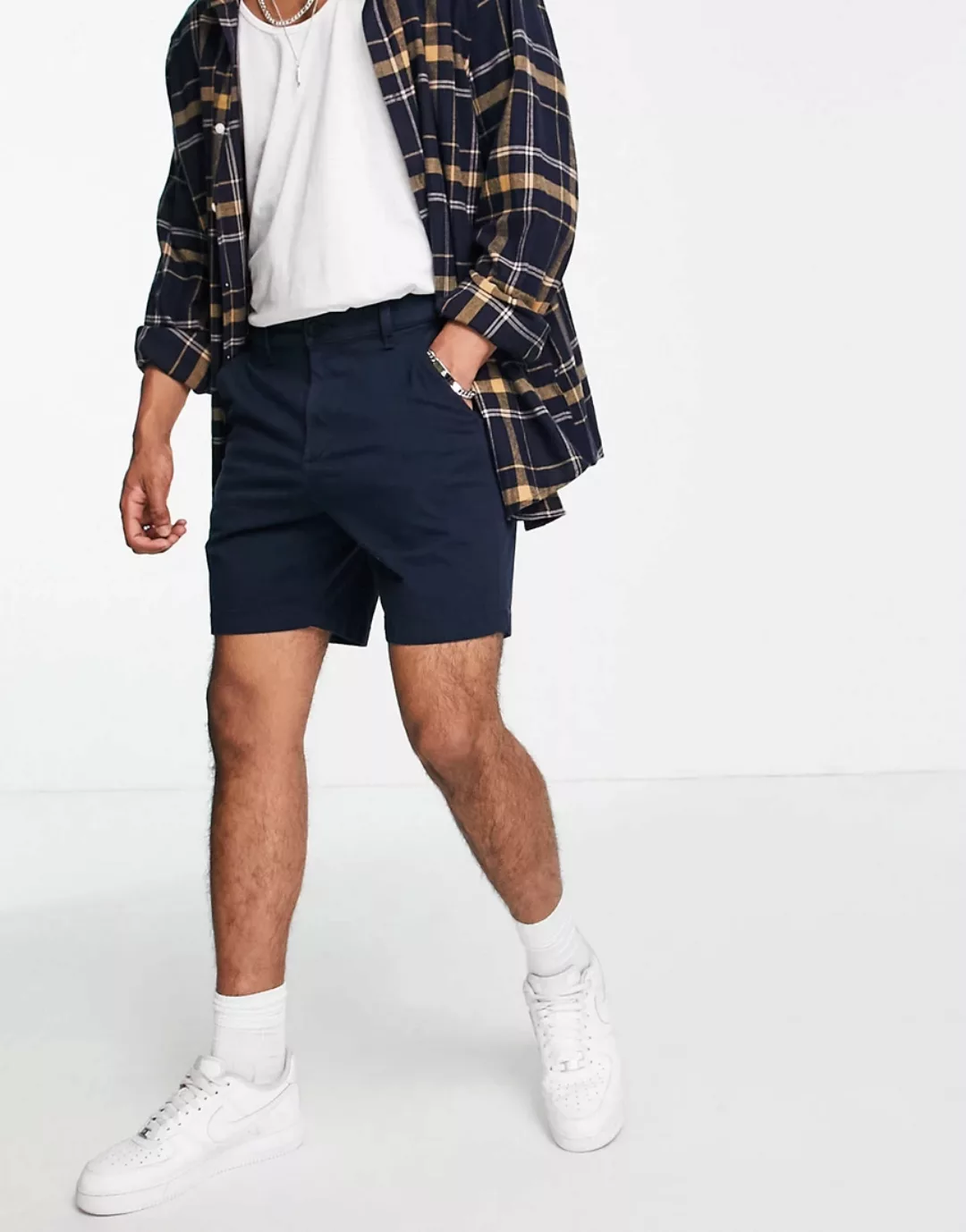 Hollister – 7-Zoll-Chinoshorts mit flacher Vorderseite in Marineblau günstig online kaufen