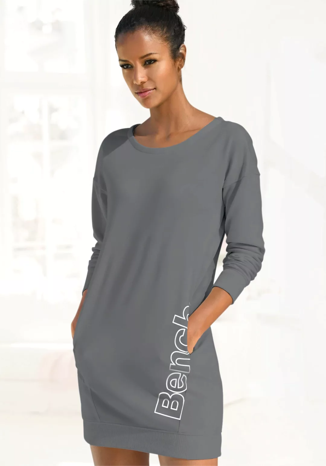 Bench. Loungewear Sweatkleid mit seitlichem Logoprint günstig online kaufen