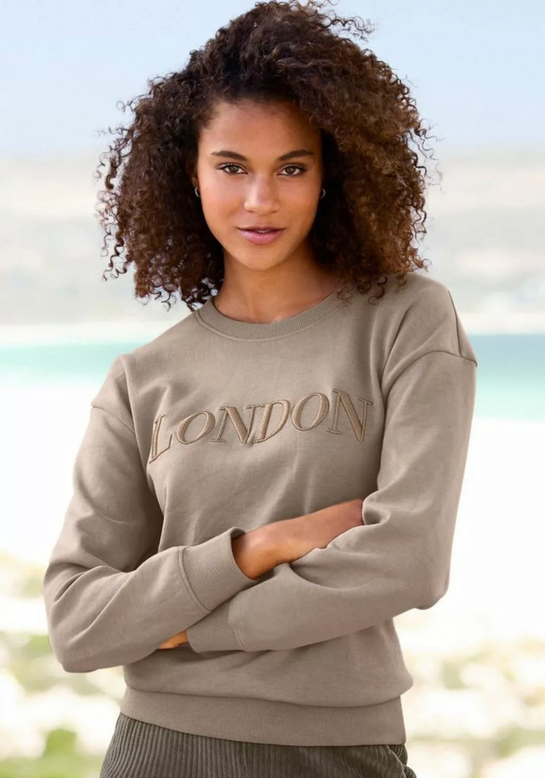 Bench. Loungewear Sweatshirt mit London Stickerei, Loungewear günstig online kaufen