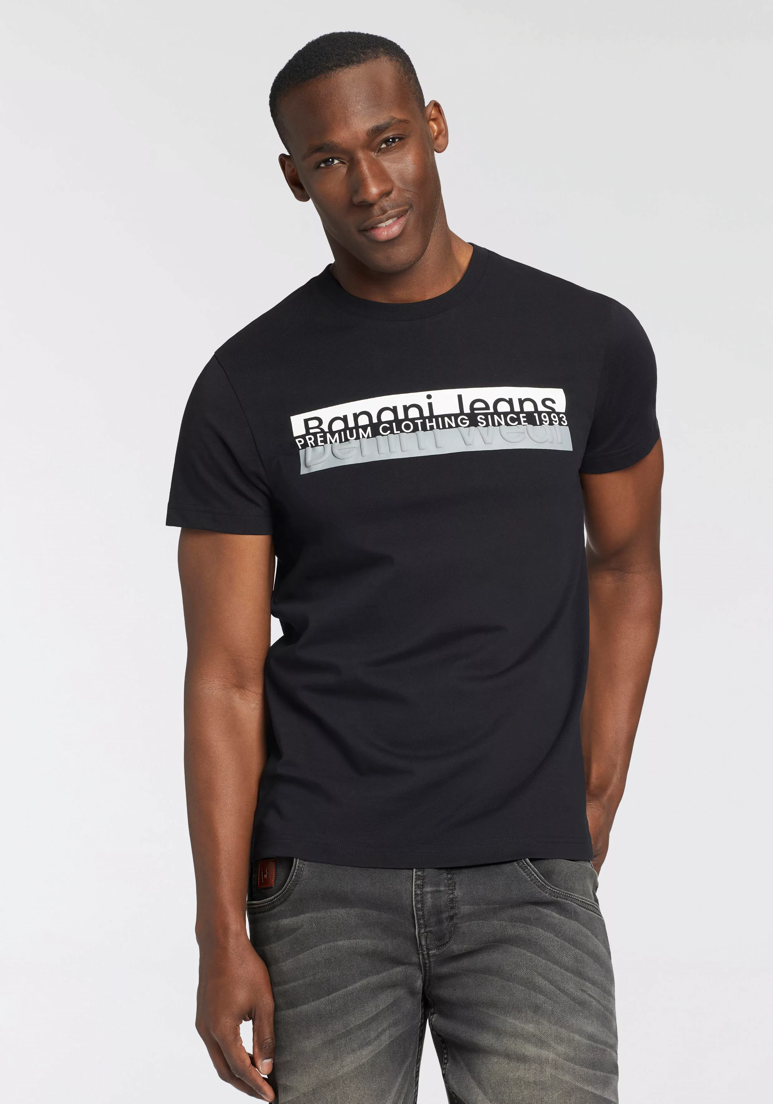 Bruno Banani T-Shirt, mit modischem Frontprint günstig online kaufen