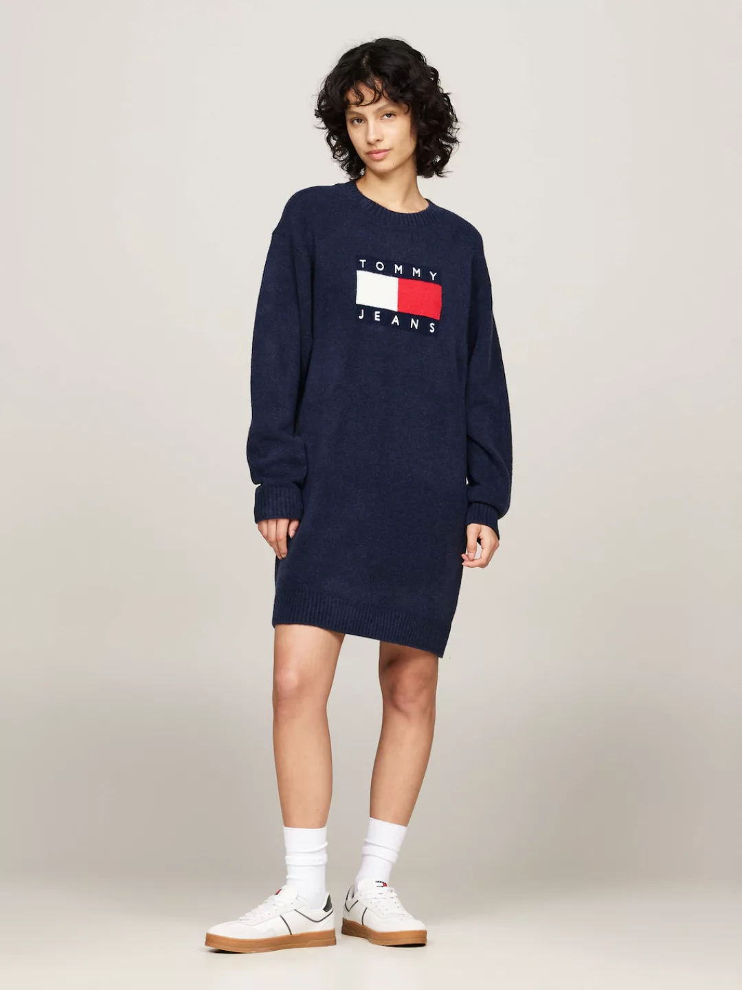 Tommy Jeans Curve Strickkleid TJW MLNGE FLAG SWEATER DRESS EXT in Großen Gr günstig online kaufen