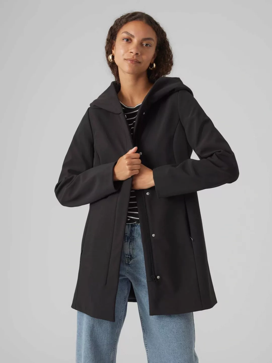 Vero Moda Outdoorjacke "VMSOFTSHELLDONA WRP JACKET BOOS", mit Kapuze günstig online kaufen