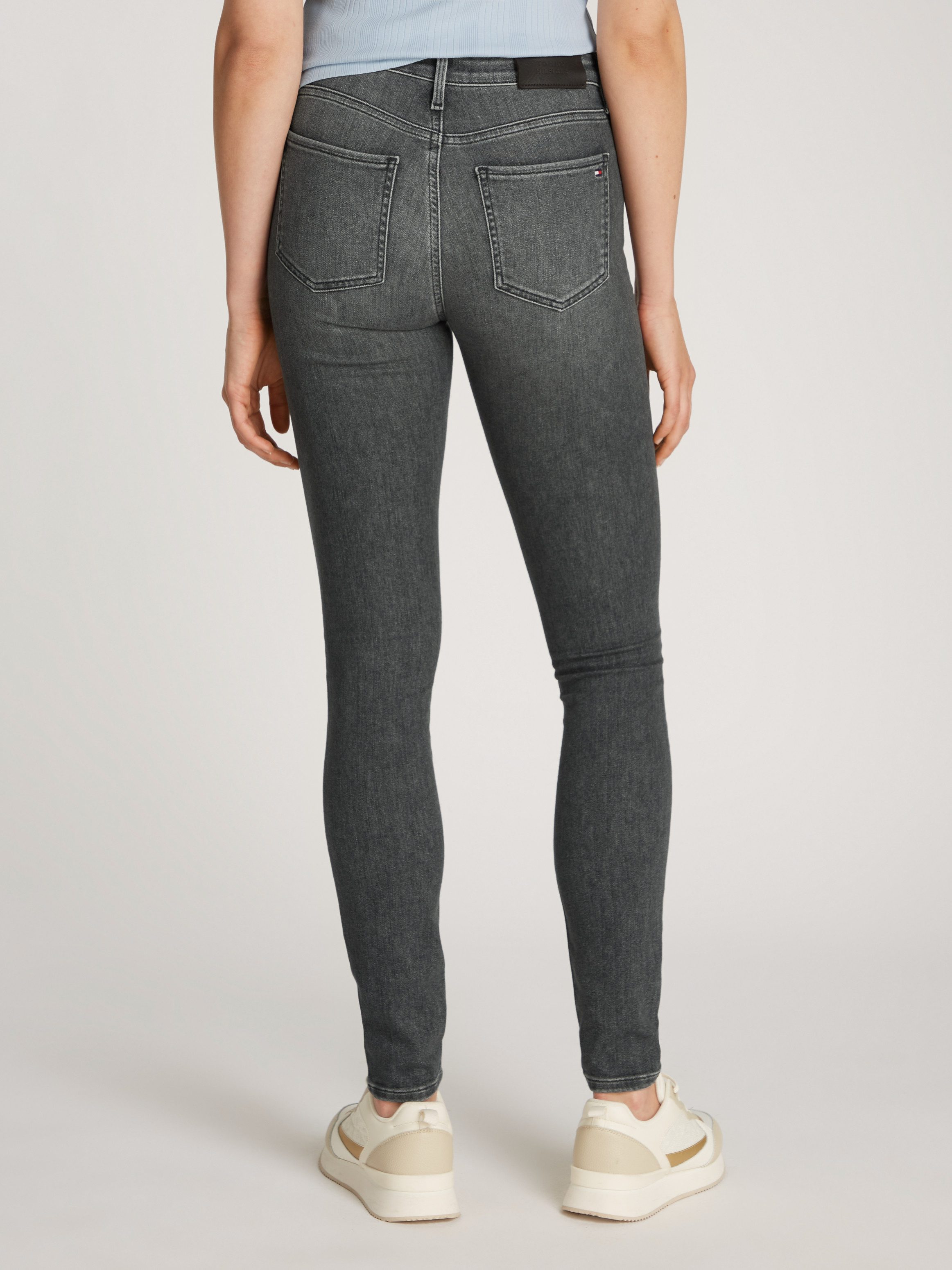 Tommy Hilfiger Skinny-fit-Jeans "COMO Skinny RW ACE mit Logo-Badge und knöc günstig online kaufen